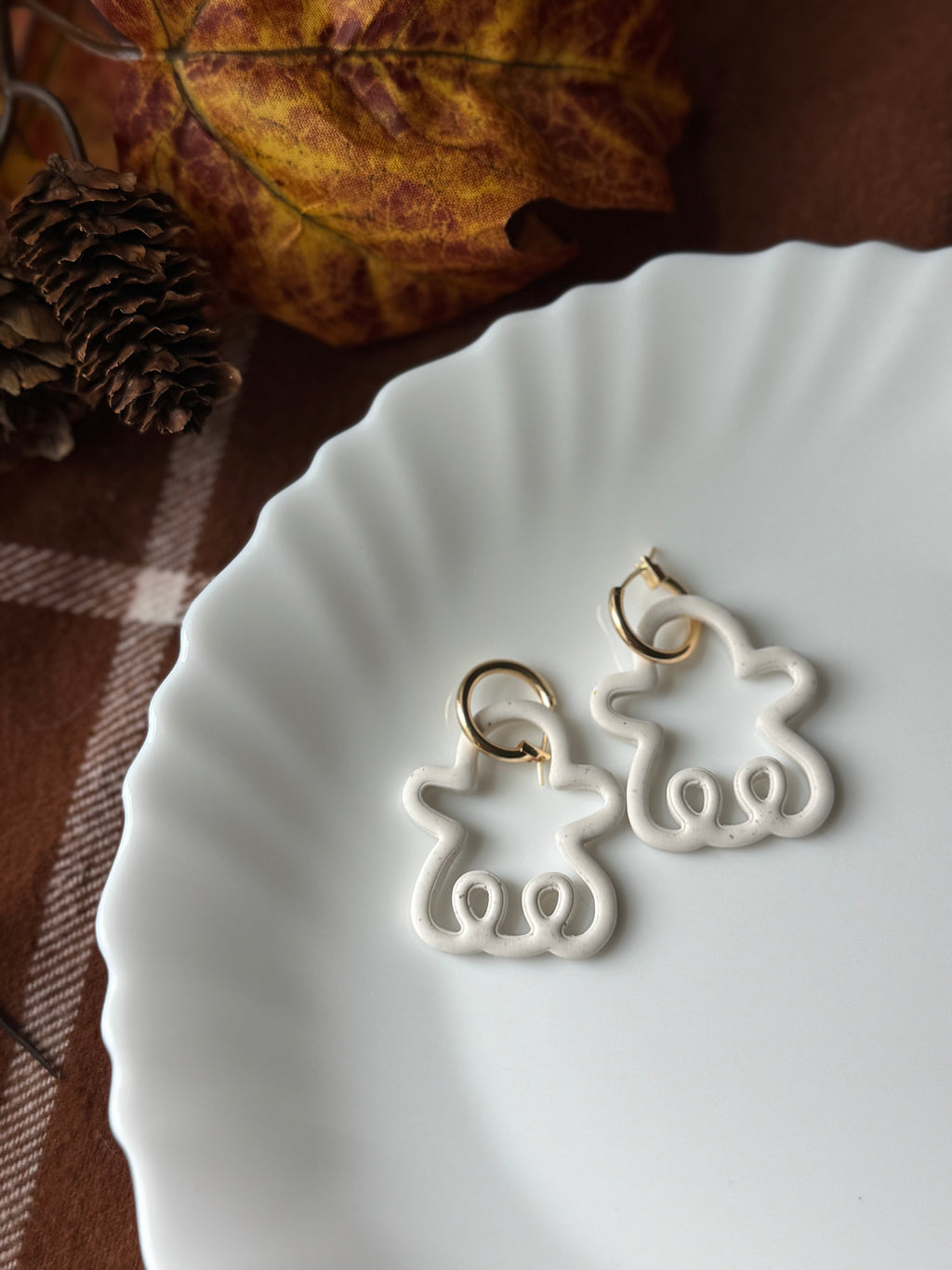 Ghost Outline Hoops