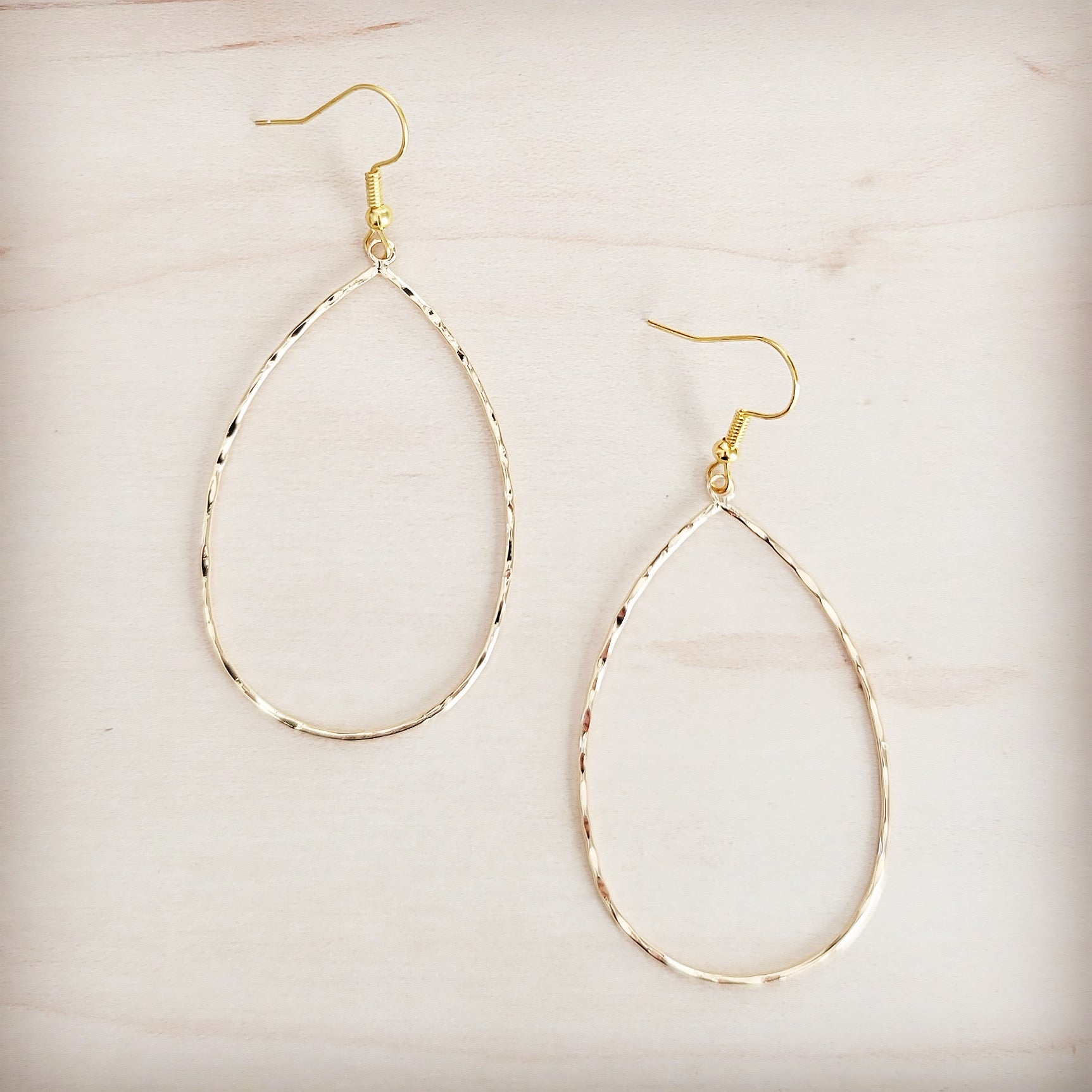 Hammered Gold Oval Hoop Earrings Teardrop Boho Jewelry - Image 2