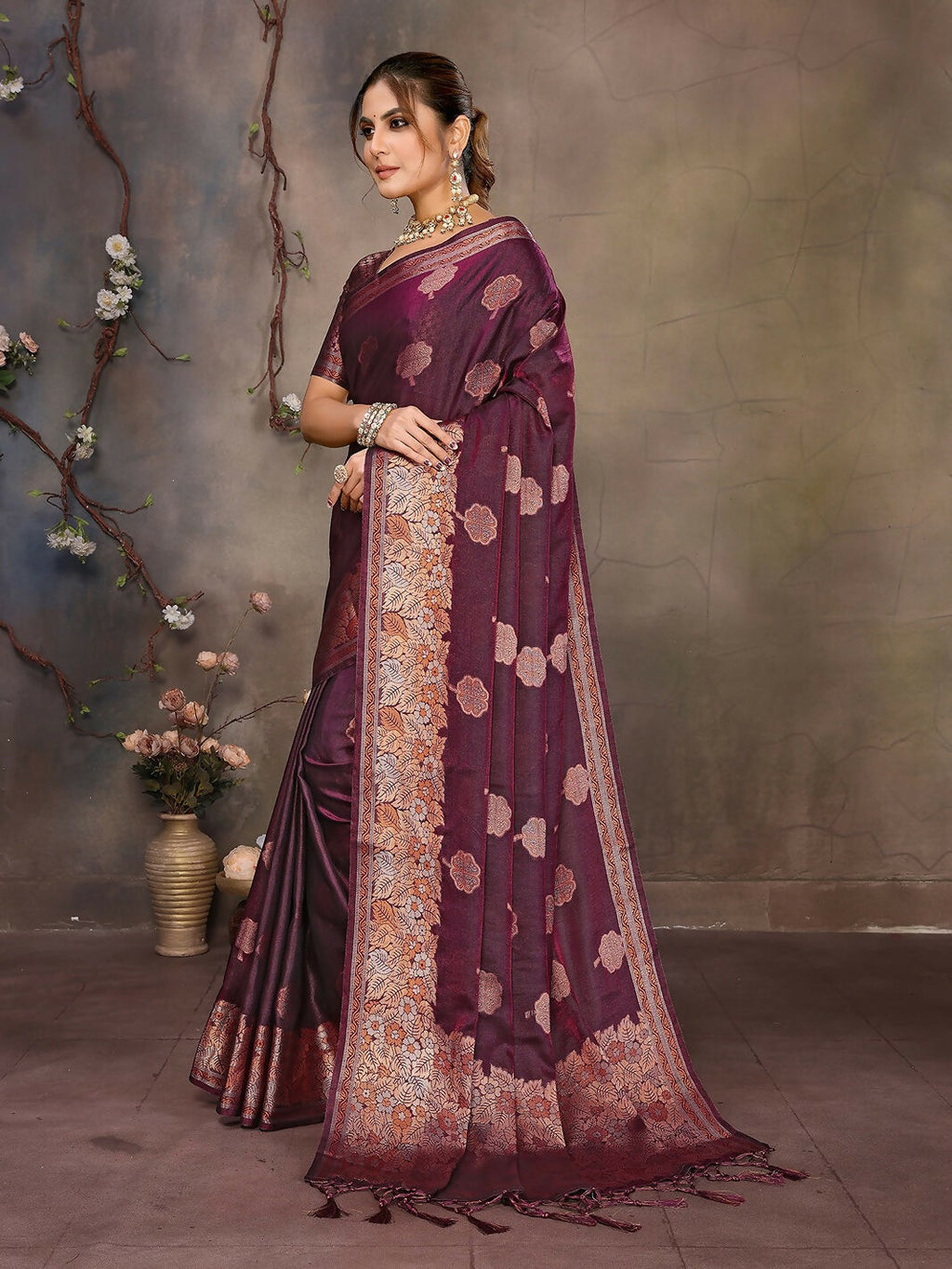 Joban Fashion Magenta Pink Woven Jacquard Banarasi Silk Sarees