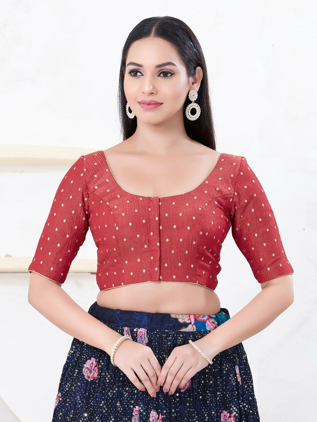 Red tissue fabric front open sleeveless blouse with round neck