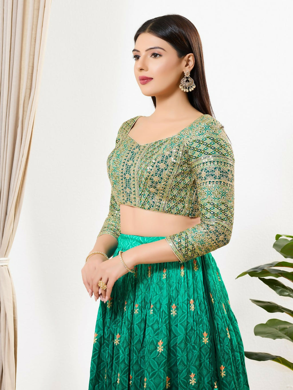 Green Multi Silk Sweetheart Neck 3/4 Sleeve Padded Blouse