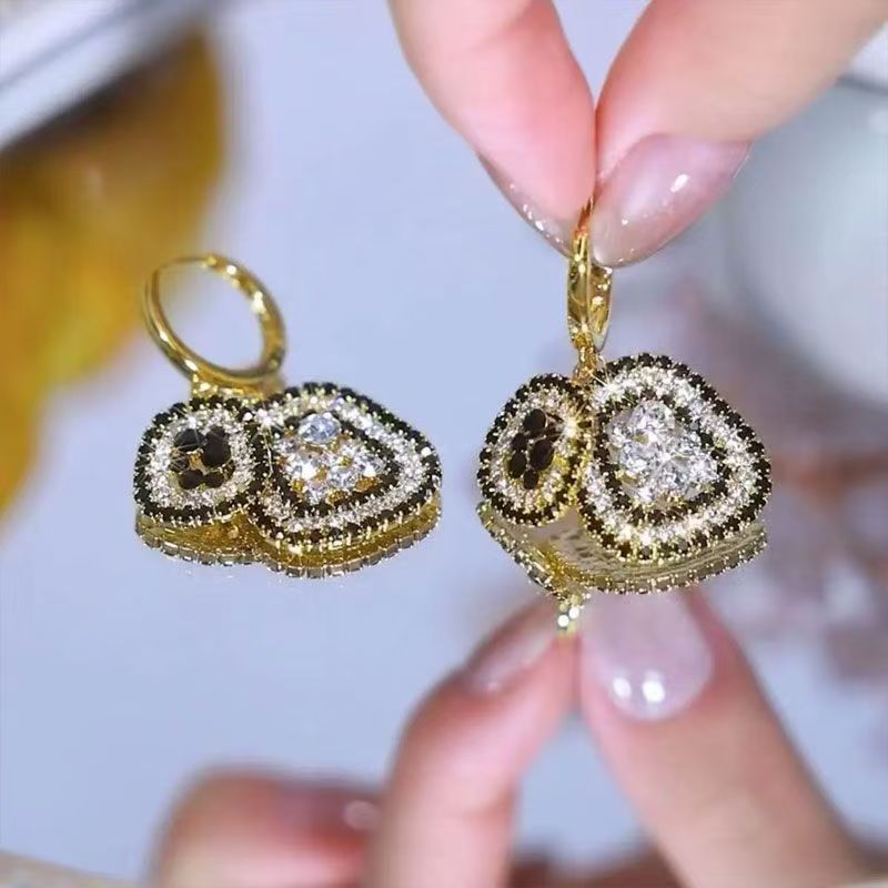 French Hepburn Style Geometric Rhinestone Ear Cuffs Light Luxury
