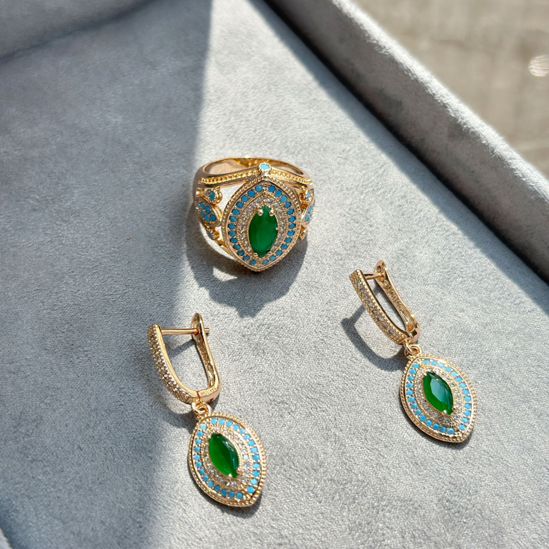 Vintage Botanical Emerald-Zircon Earrings and Ring Jewelry Set