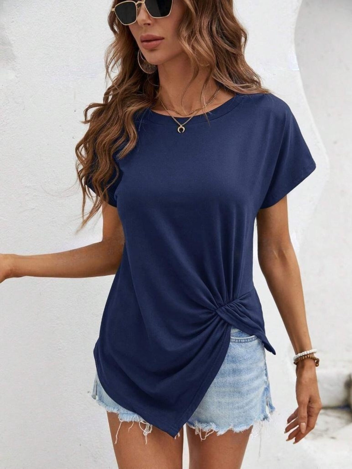 Asymmetric Hem Round Neck T-Shirt in Comfortable Polyester Blend - Image 10