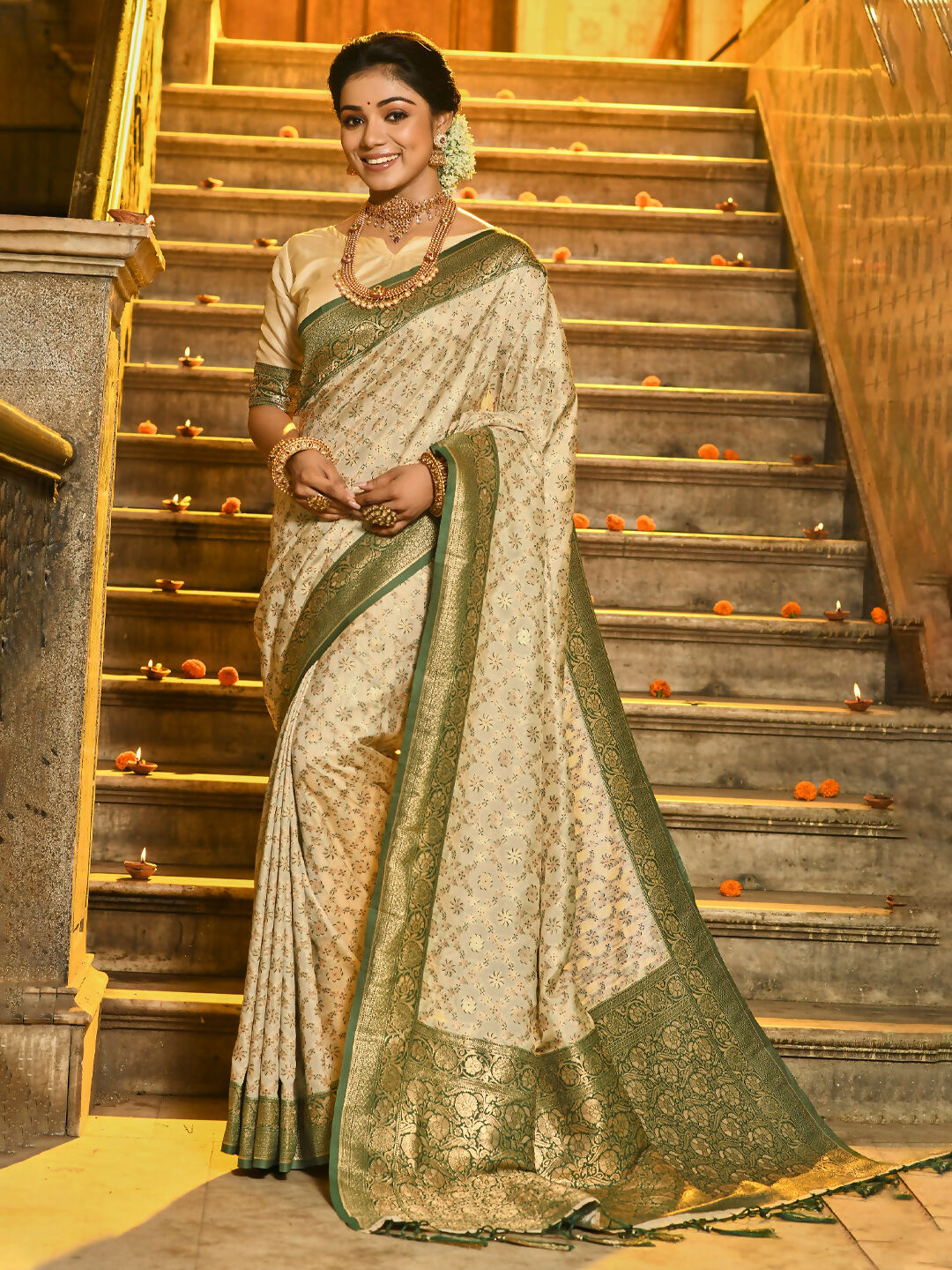 Rajvastra Dark Green Banarasi Silk Saree with Blouse Piece