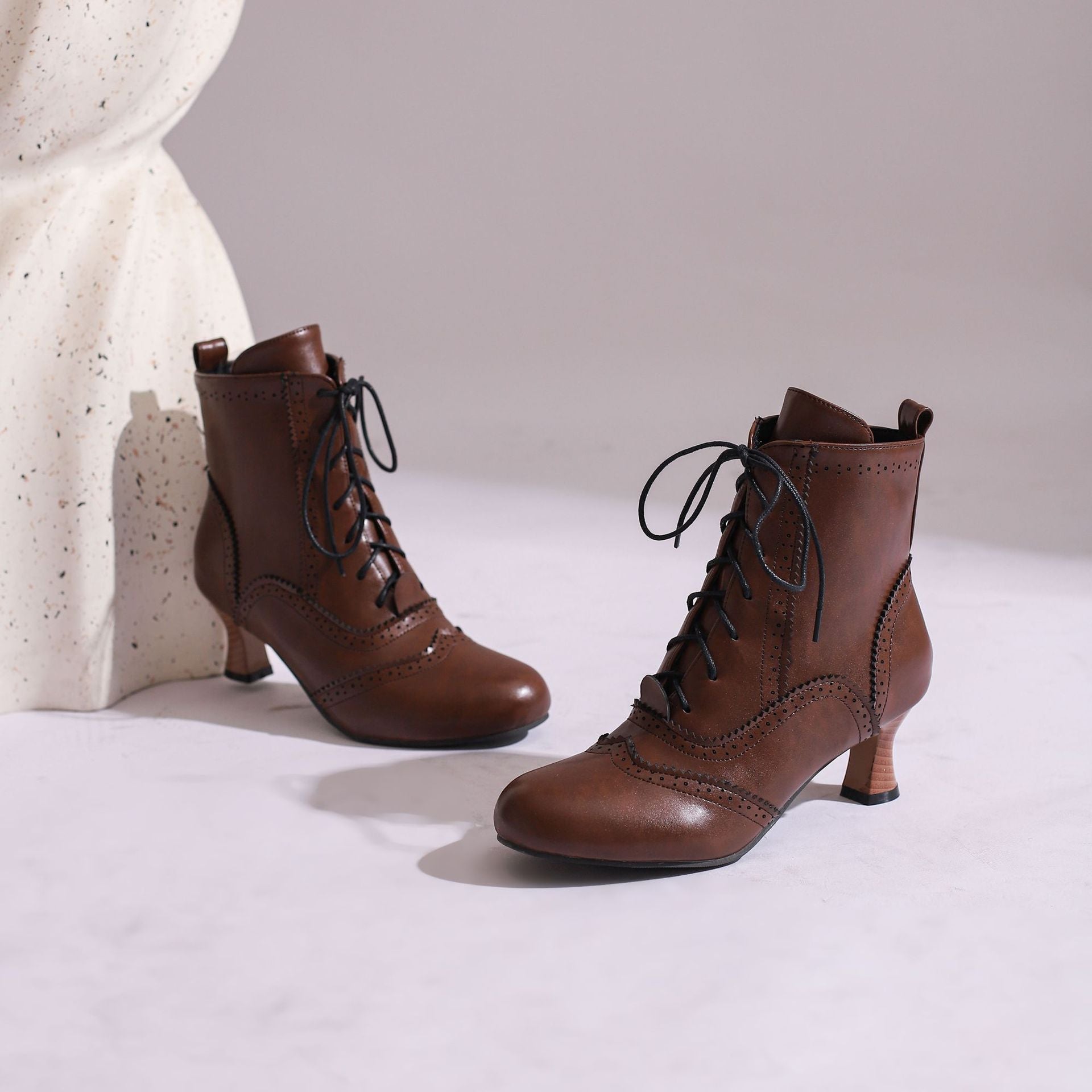 Women’s Lace-Up Brogue Ankle Boots Vintage Style Winter Heels