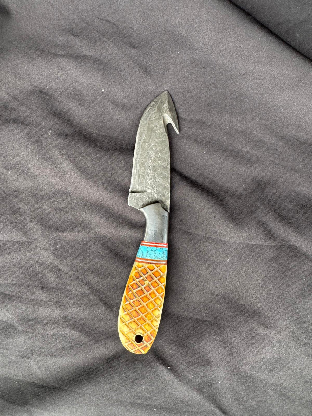 Titan "Amber Turquoise" Damascus Gut-Hook Skinner | Genuine Damascus Steel Blade, Turquoise Inlay TIK-009