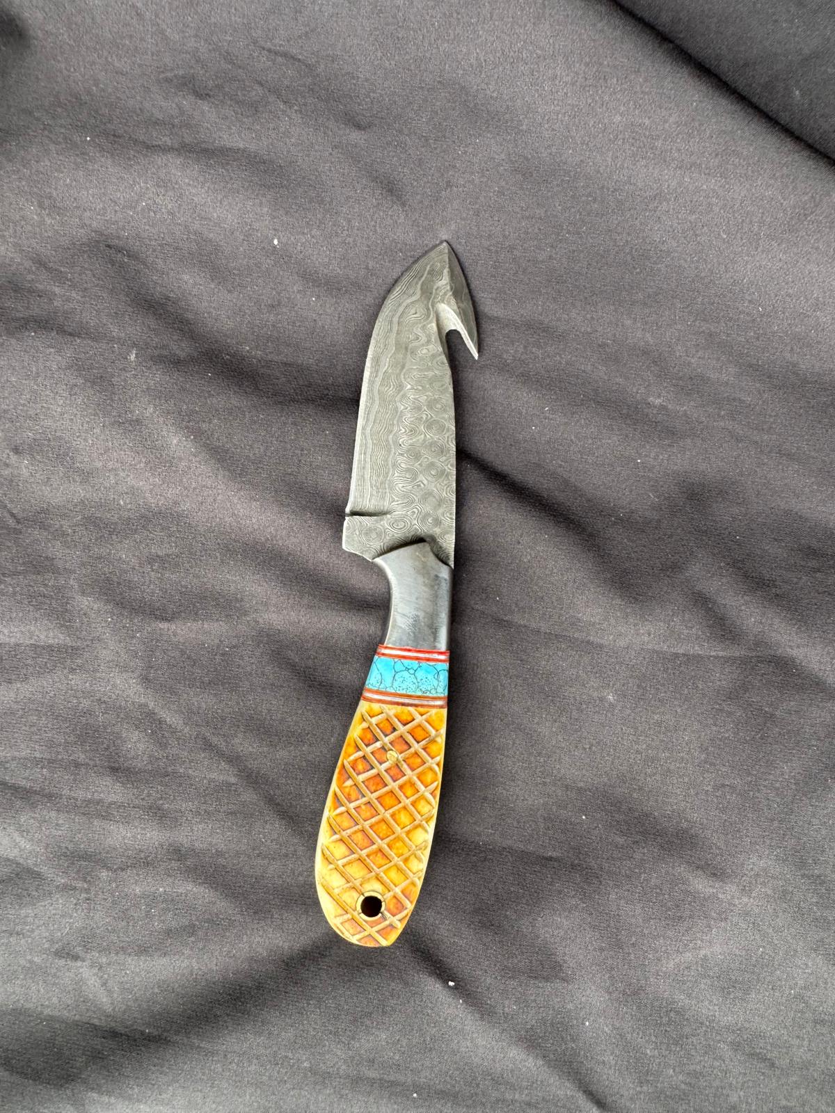 Titan "Amber Turquoise" Damascus Gut-Hook Skinner | Genuine Damascus Steel Blade, Turquoise Inlay TIK-009