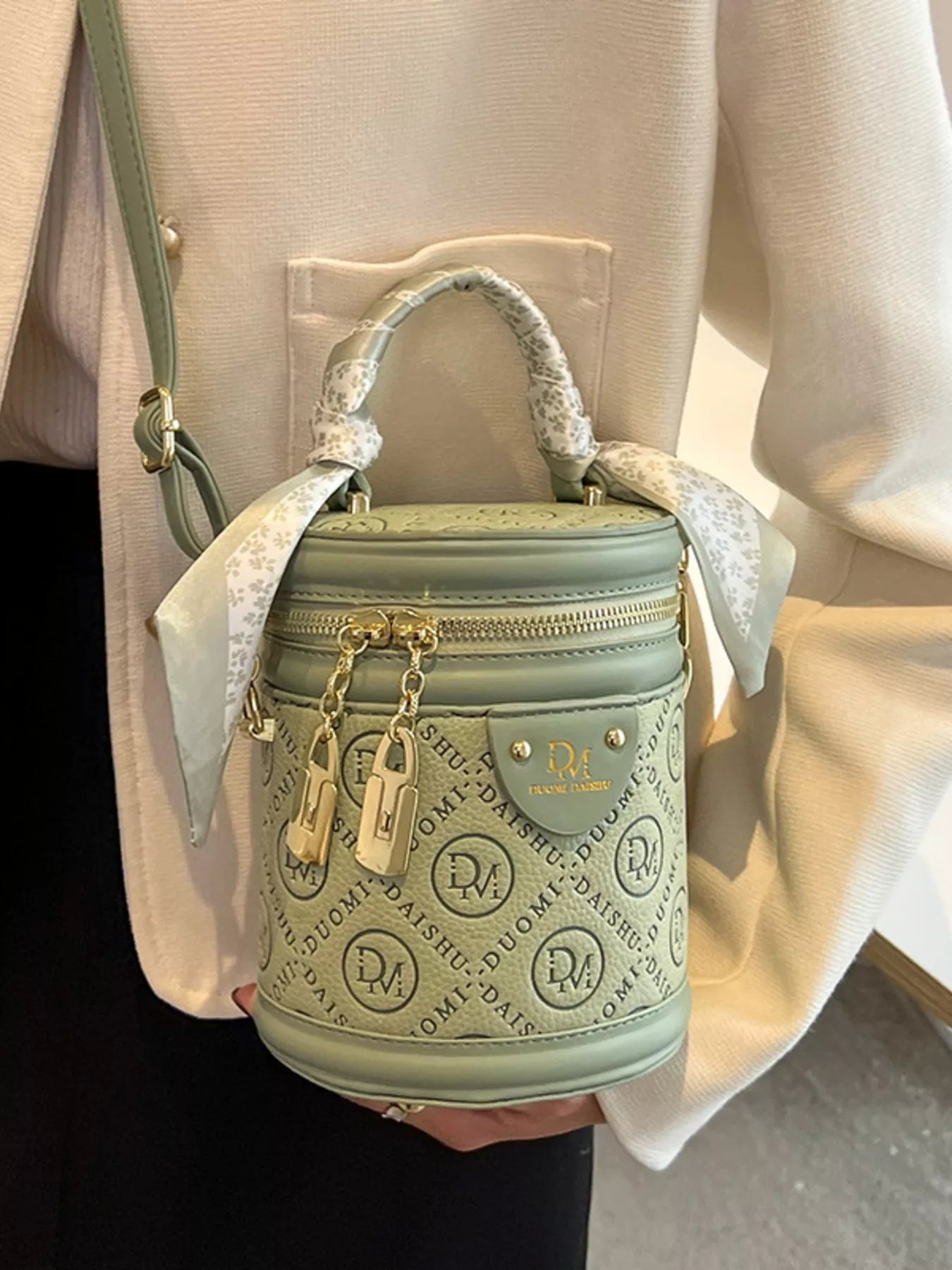 401e2e8463d34fe69e0a7091cb305823-Max-Origin