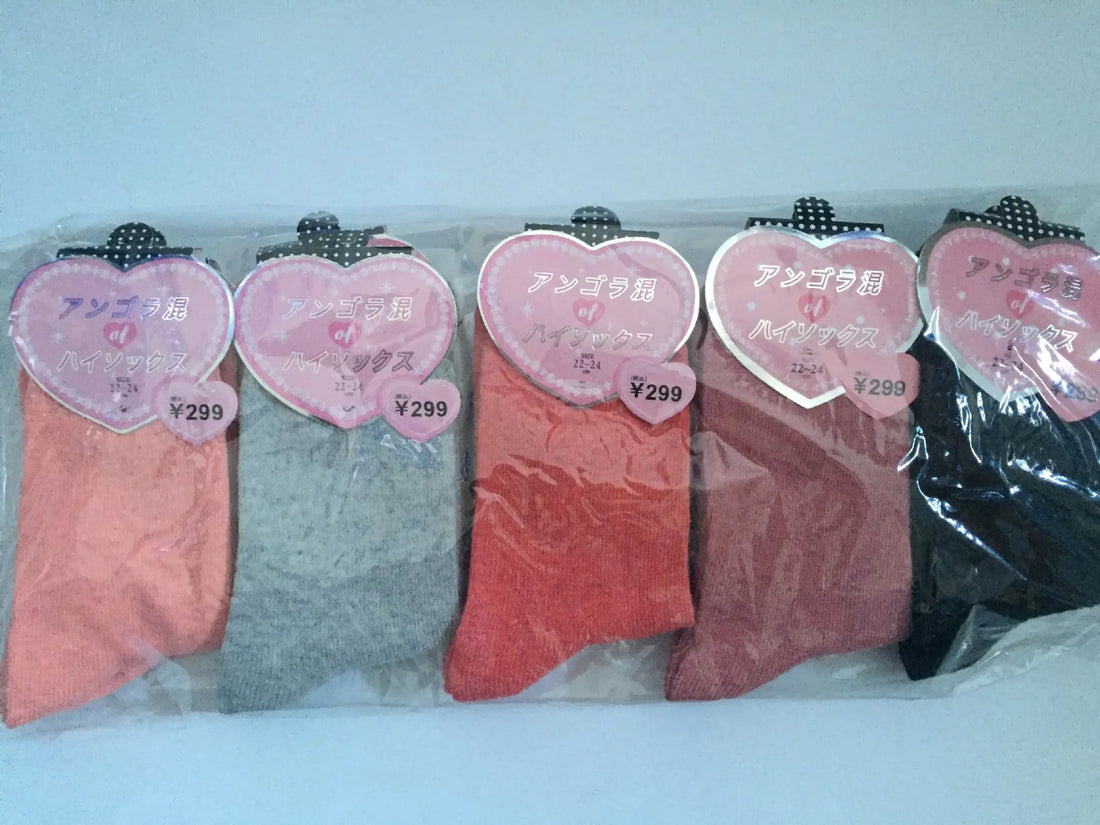 Women's Thick Wool Blend Winter Socks with Heart and Diamond Prints - Image 8