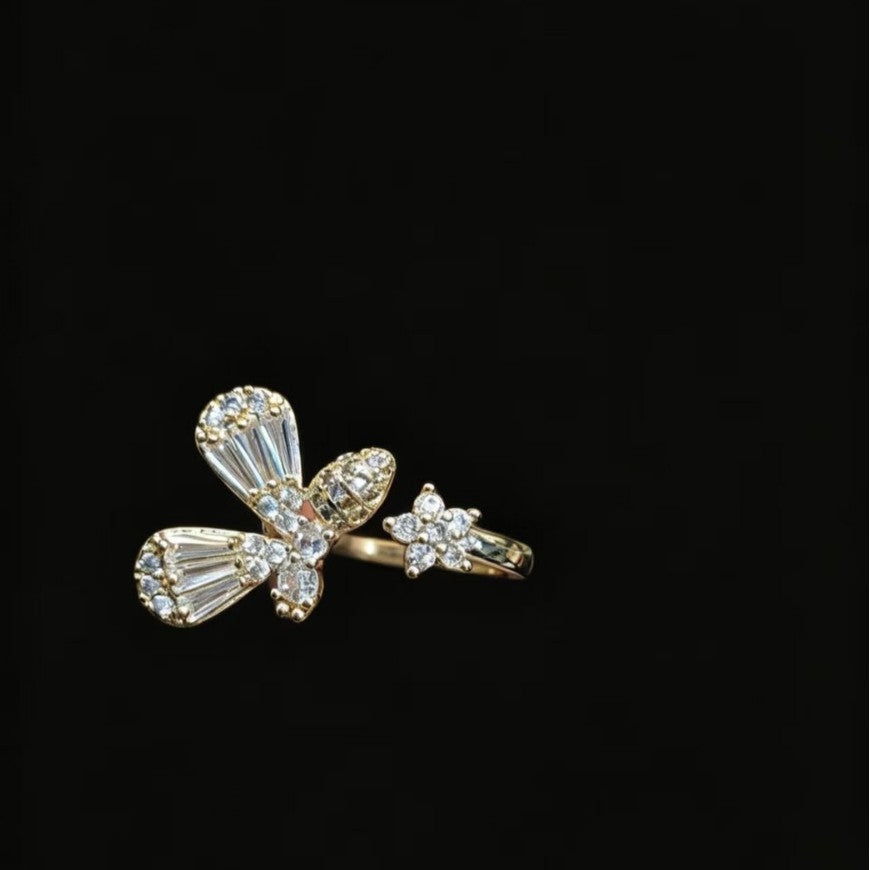 Gold Floral Zircon Ring with Leaf Motifs for Women