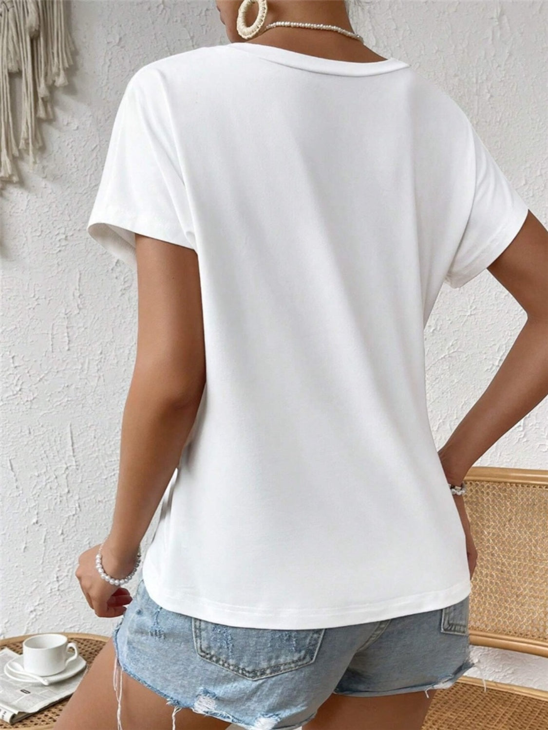 Asymmetric Hem Round Neck T-Shirt in Comfortable Polyester Blend - Image 8