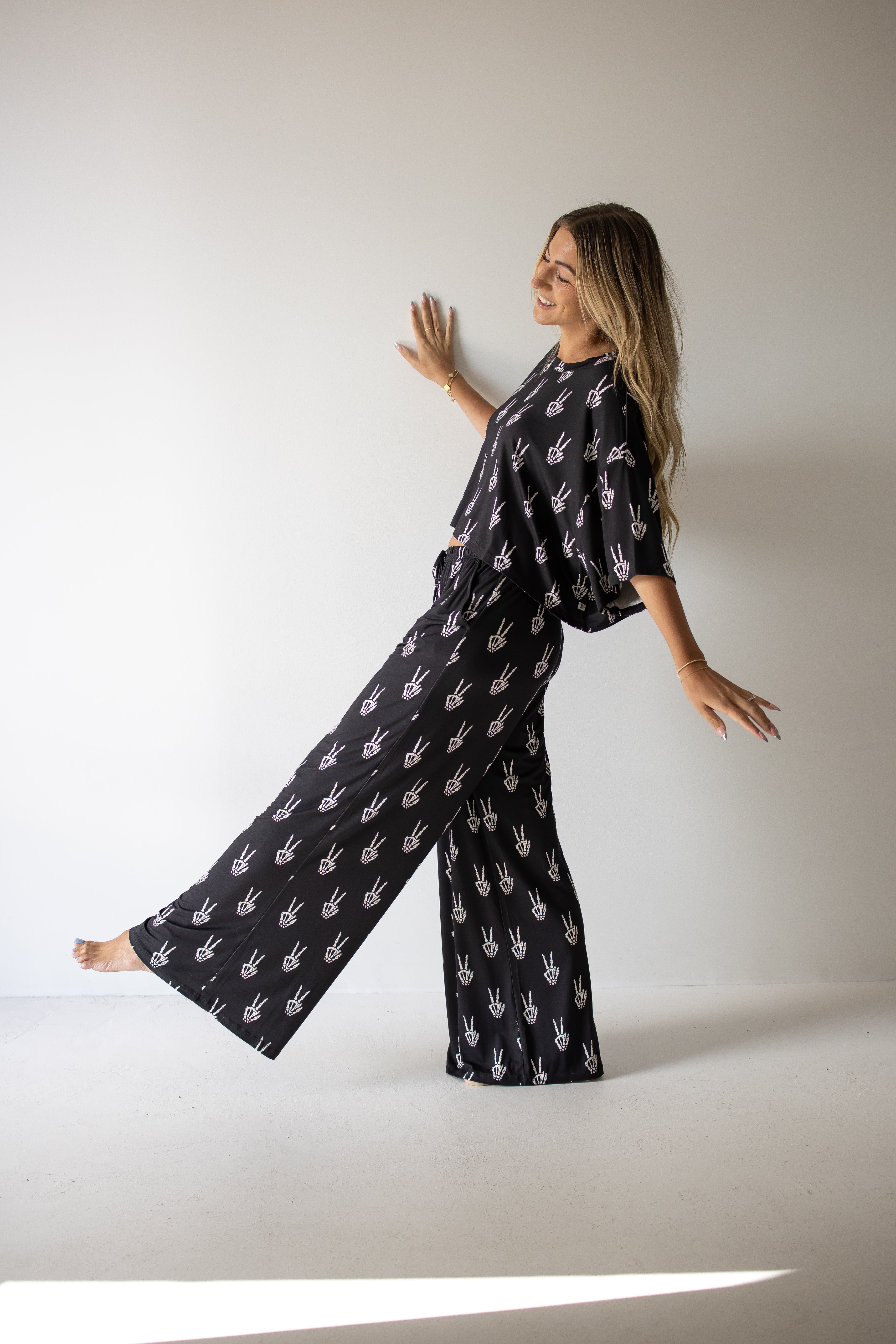 Women's Bamboo Crop Tee Lounge Set | Midnight Skelly