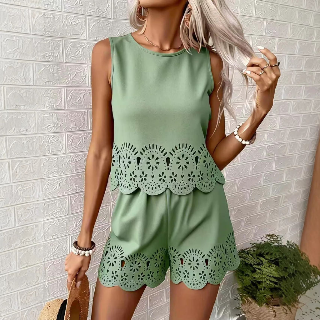 Women's Hollow-Out Floral Top and Shorts Set - Image 3