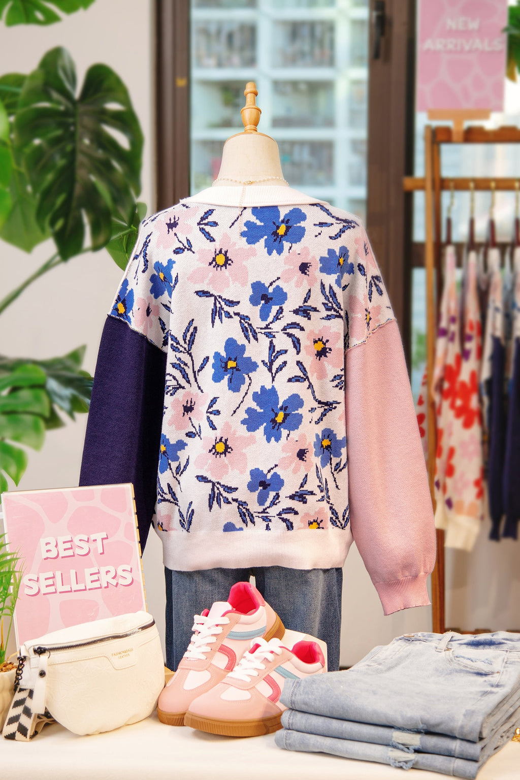 Floral Panel Colorblock Sleeve Crewneck Sweater