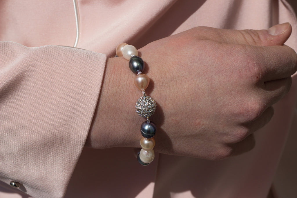 Baroque Freshwater Pearl Bracelet with Crystal Magnetic Clasp - Image 11
