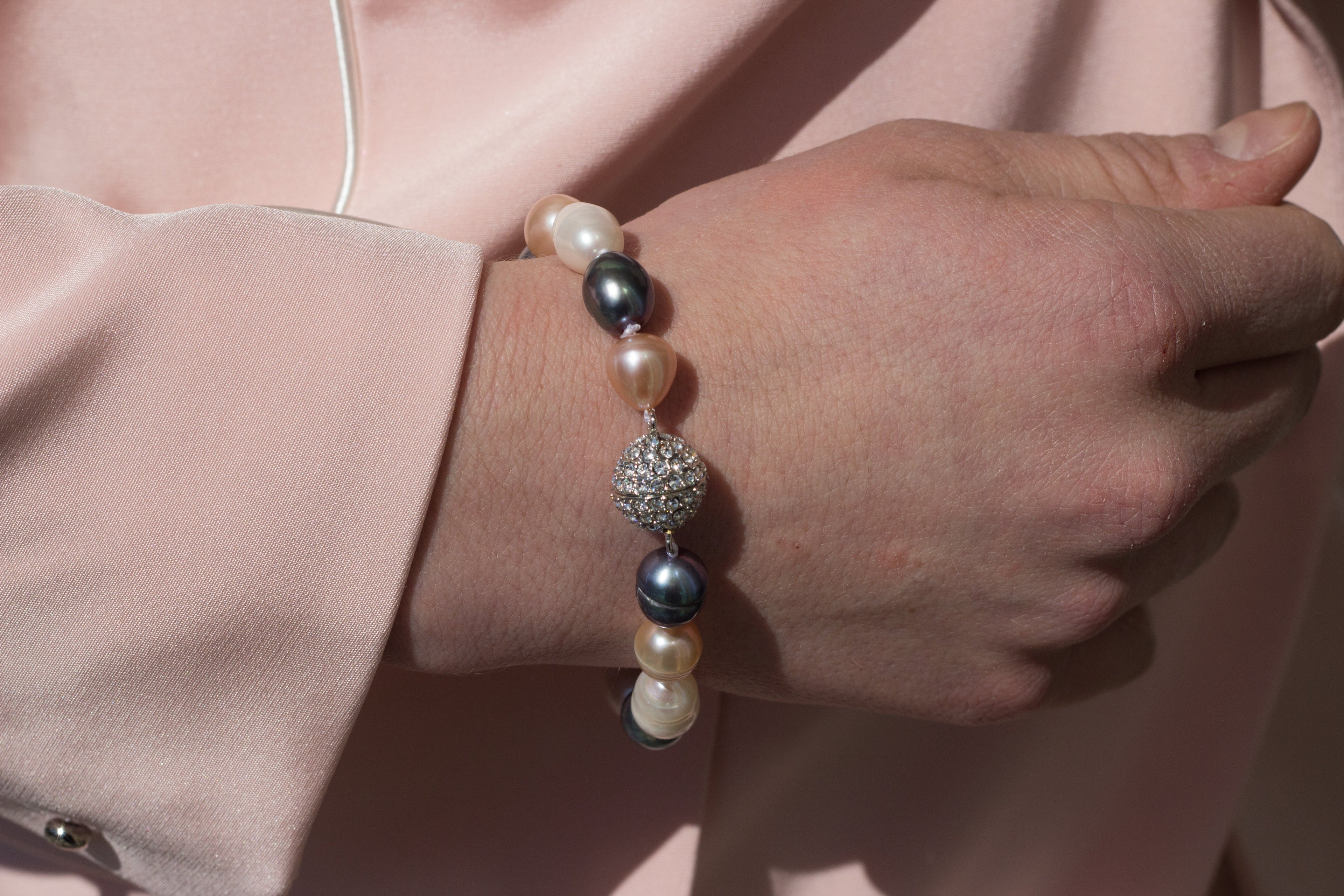 Baroque Freshwater Pearl Bracelet with Crystal Magnetic Clasp - Image 11