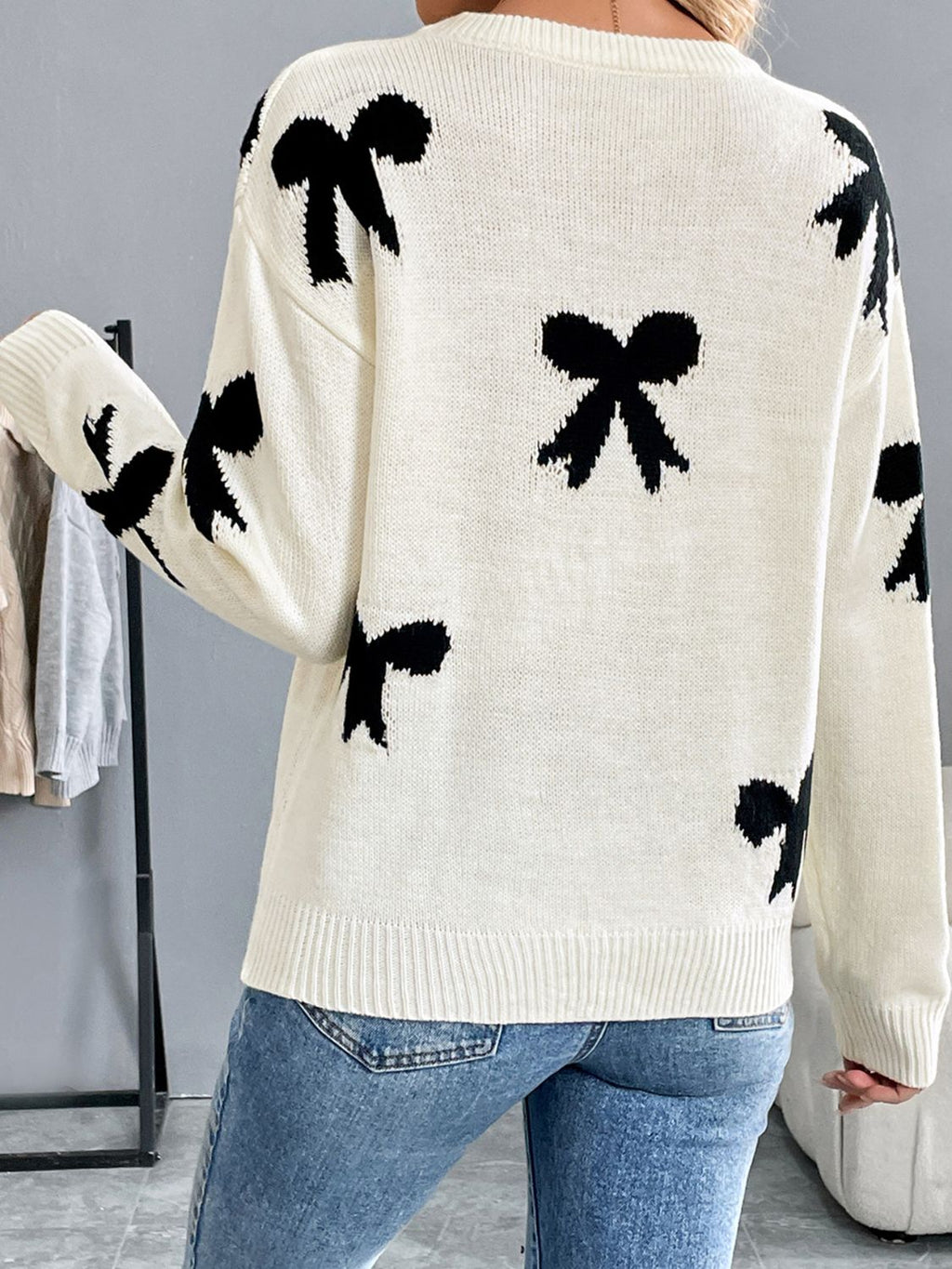 Women White Long Sleeve Sweater with Black Bow Graphic Print