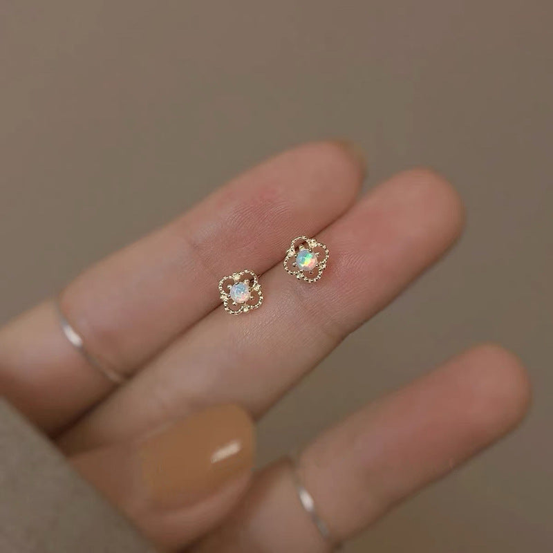 Tiny Heart Stud Earrings in Gold Finish – Daily Minimalist Style