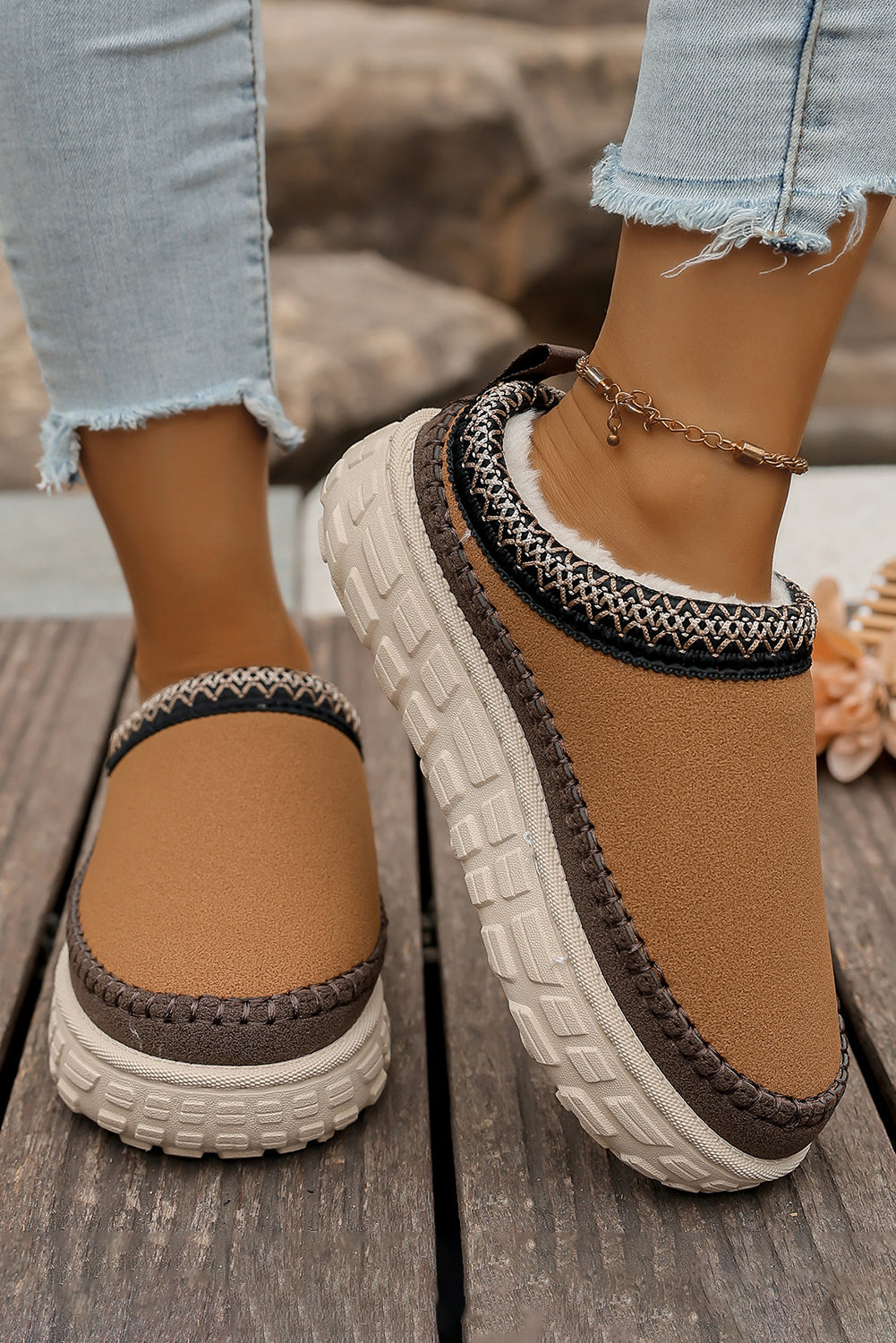 Black Plush Winter Clog Slippers | Suede Contrast Stitch