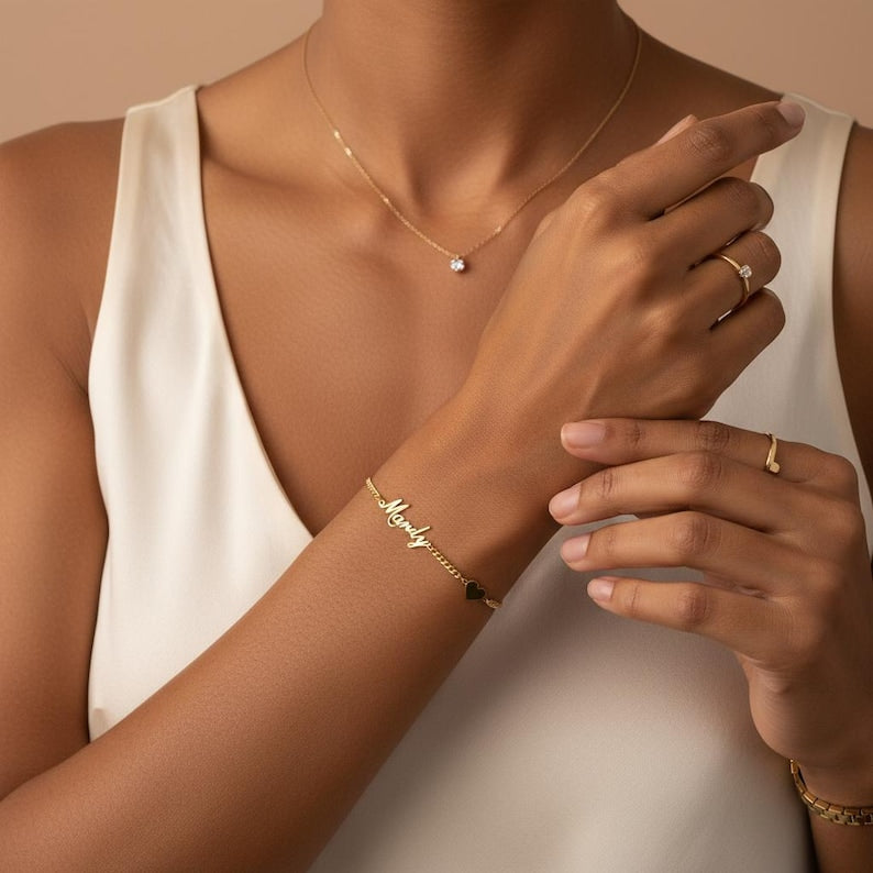 Minimalist Personalized Name Bracelet in Gold - Custom Jewelry