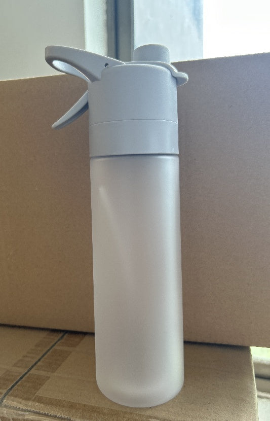 Large Capacity Spray Water Bottle for Sports Fitness and Travel