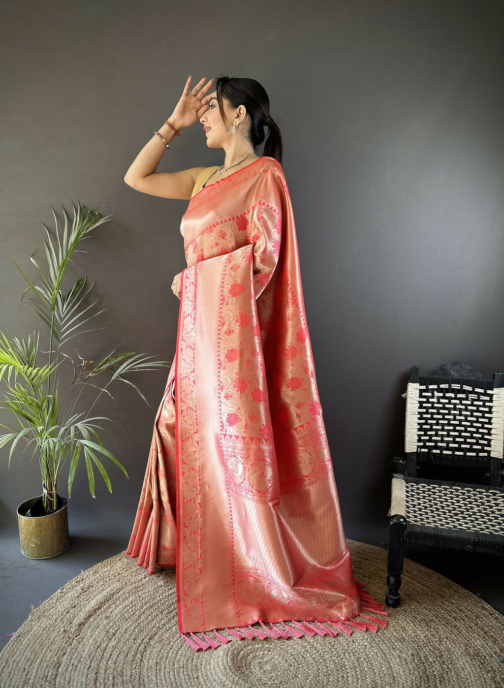 Onion Pink Flower Jall Pattern Soft Silk Banarasi Saree