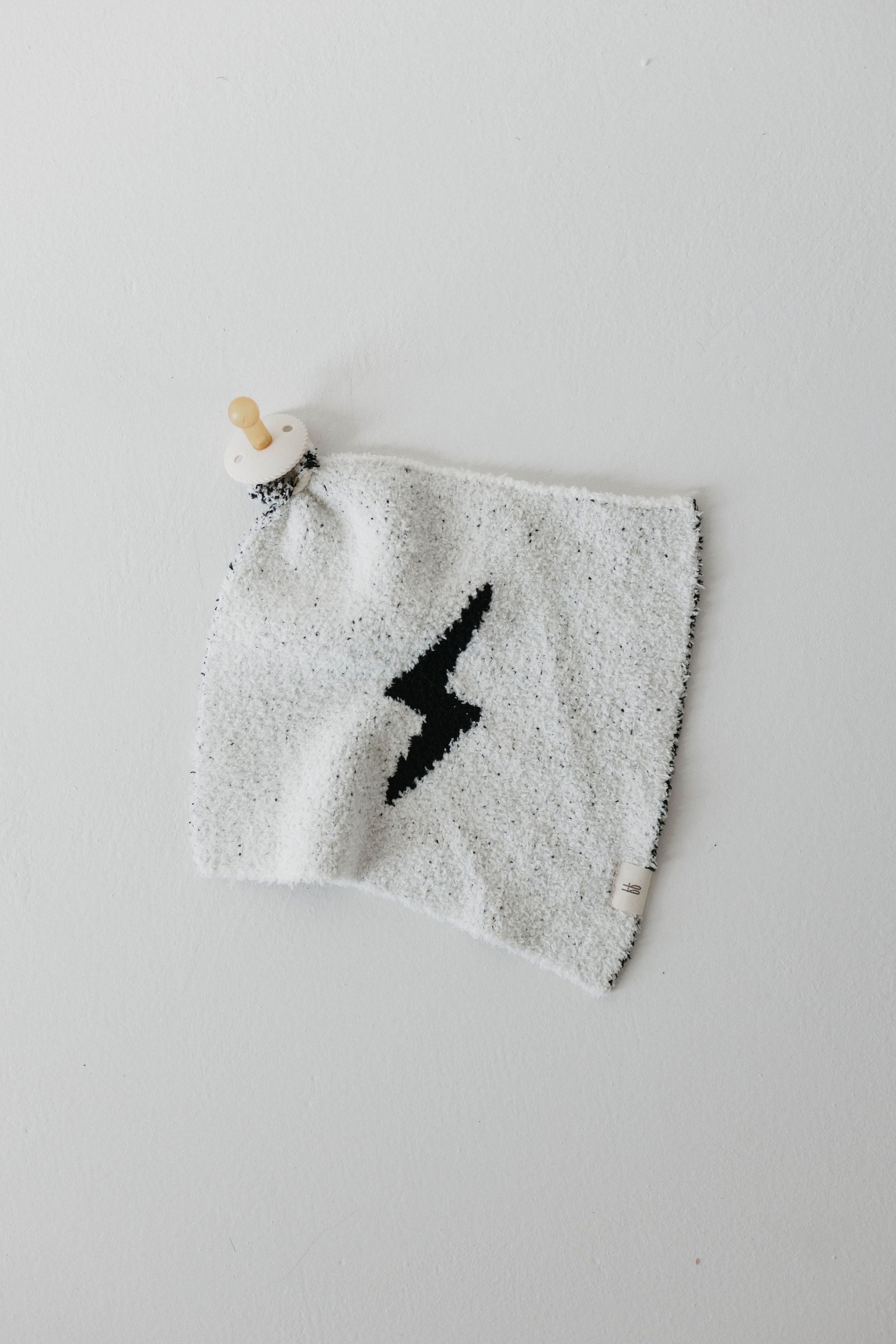 Lovey | White & Black Lightning Bolt
