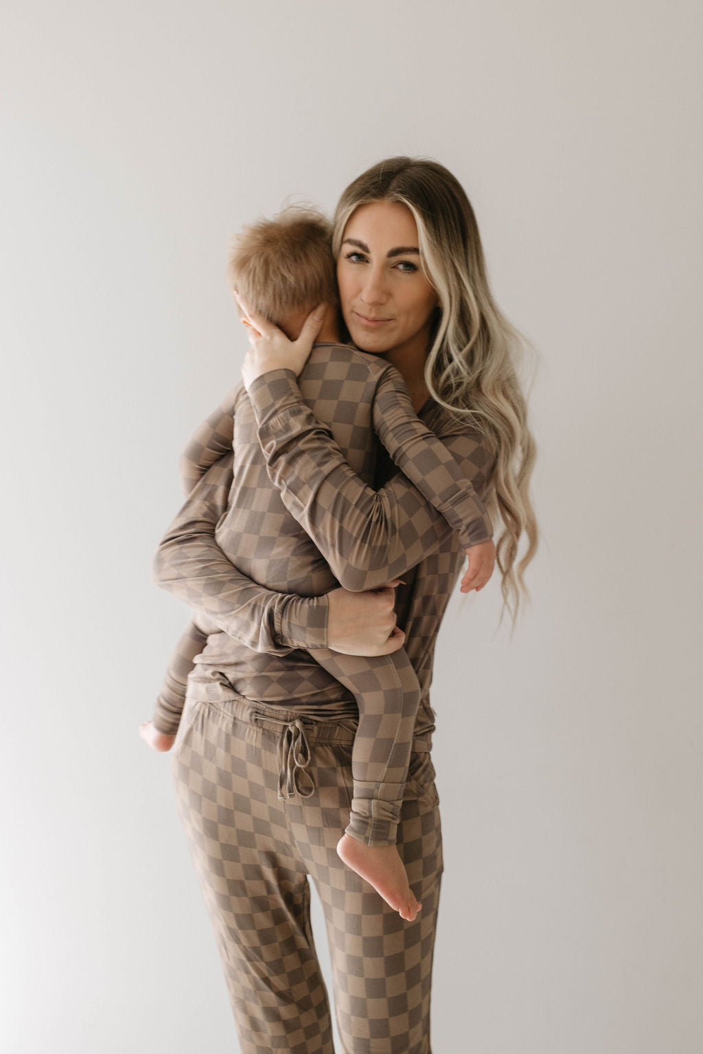Women's Long Sleeve Bamboo Pajama Set - Faded Brown Checkerboard