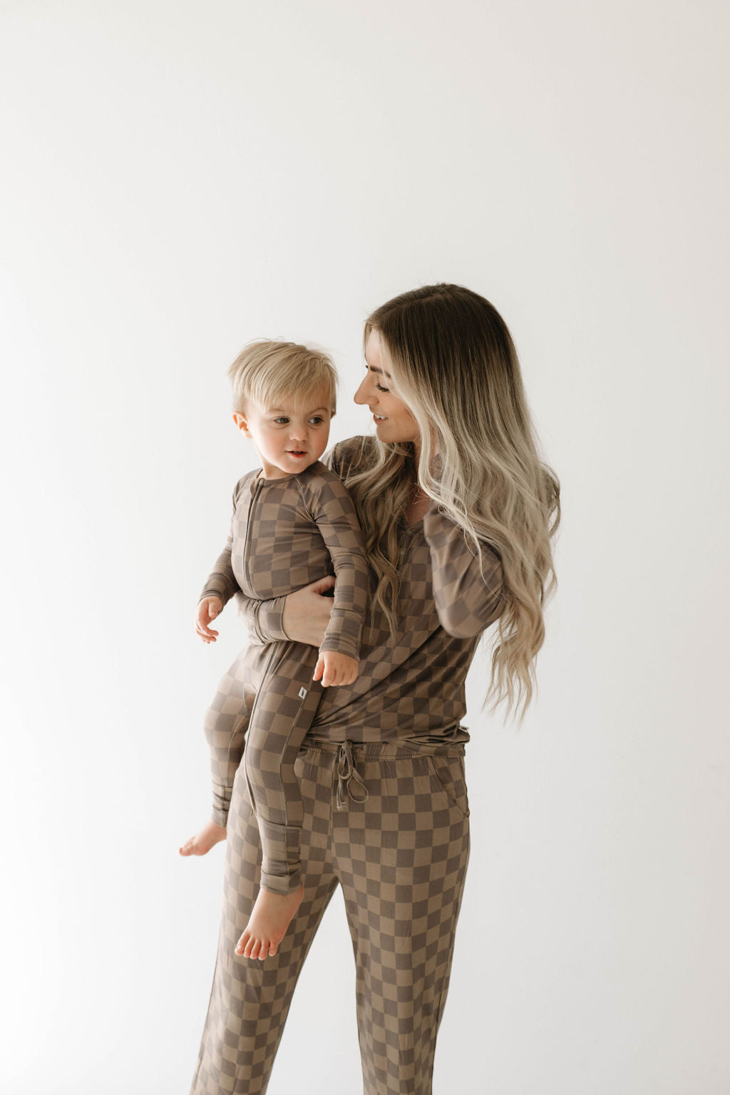 Women's Long Sleeve Bamboo Pajama Set - Faded Brown Checkerboard
