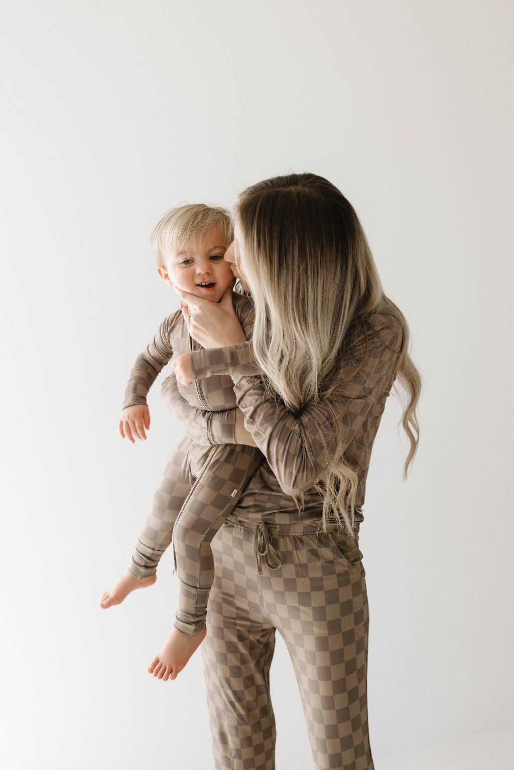 Women's Long Sleeve Bamboo Pajama Set - Faded Brown Checkerboard
