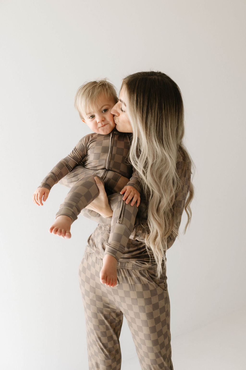Women's Long Sleeve Bamboo Pajama Set - Faded Brown Checkerboard