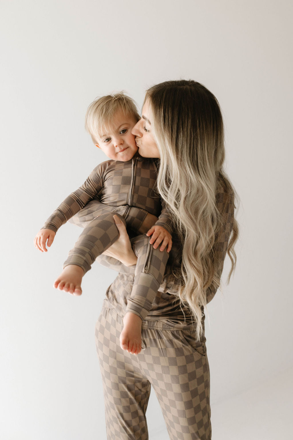 Women's Long Sleeve Bamboo Pajama Set - Faded Brown Checkerboard