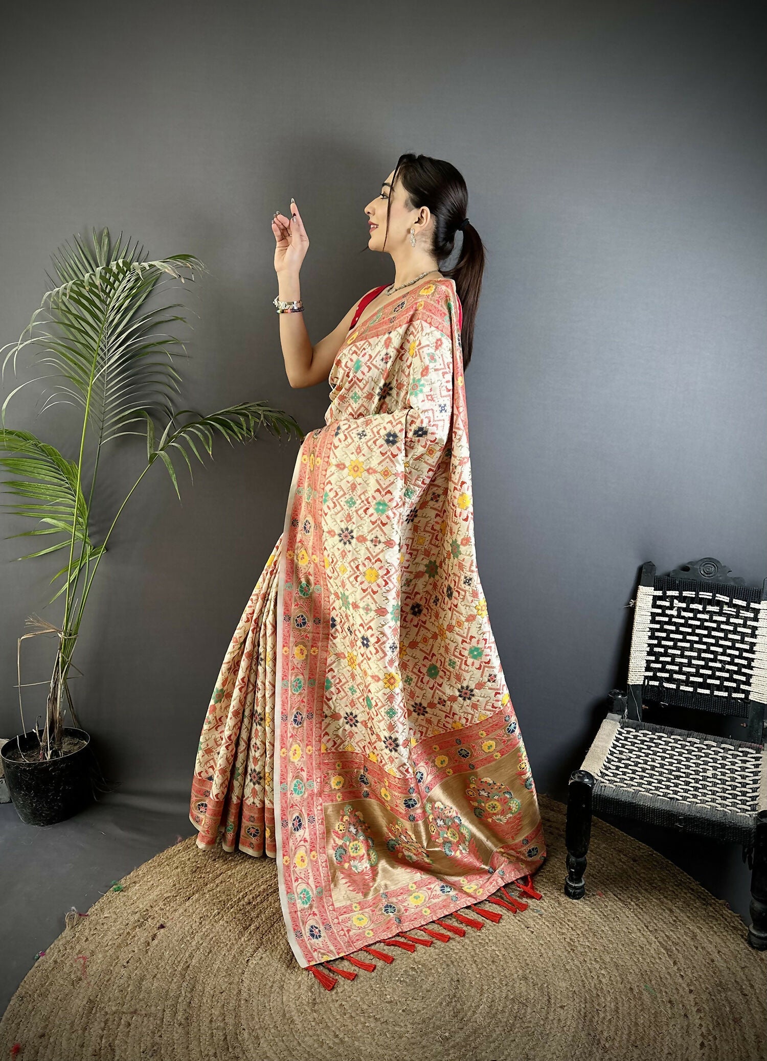 Joban Fashion Cream Banarasi Soft Silk Woven Saree