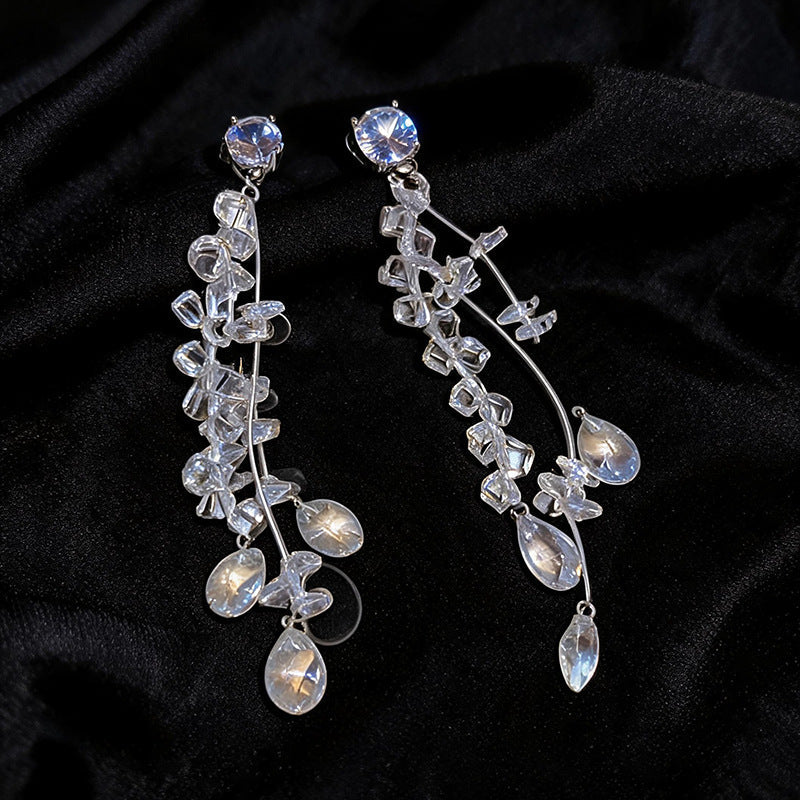 Women Shiny Crystal Cubic Zirconia Tassel Dangle Stud Earrings,Niche Minimalist Versatile Unique Design Fashion Daily Occasion Jewelry