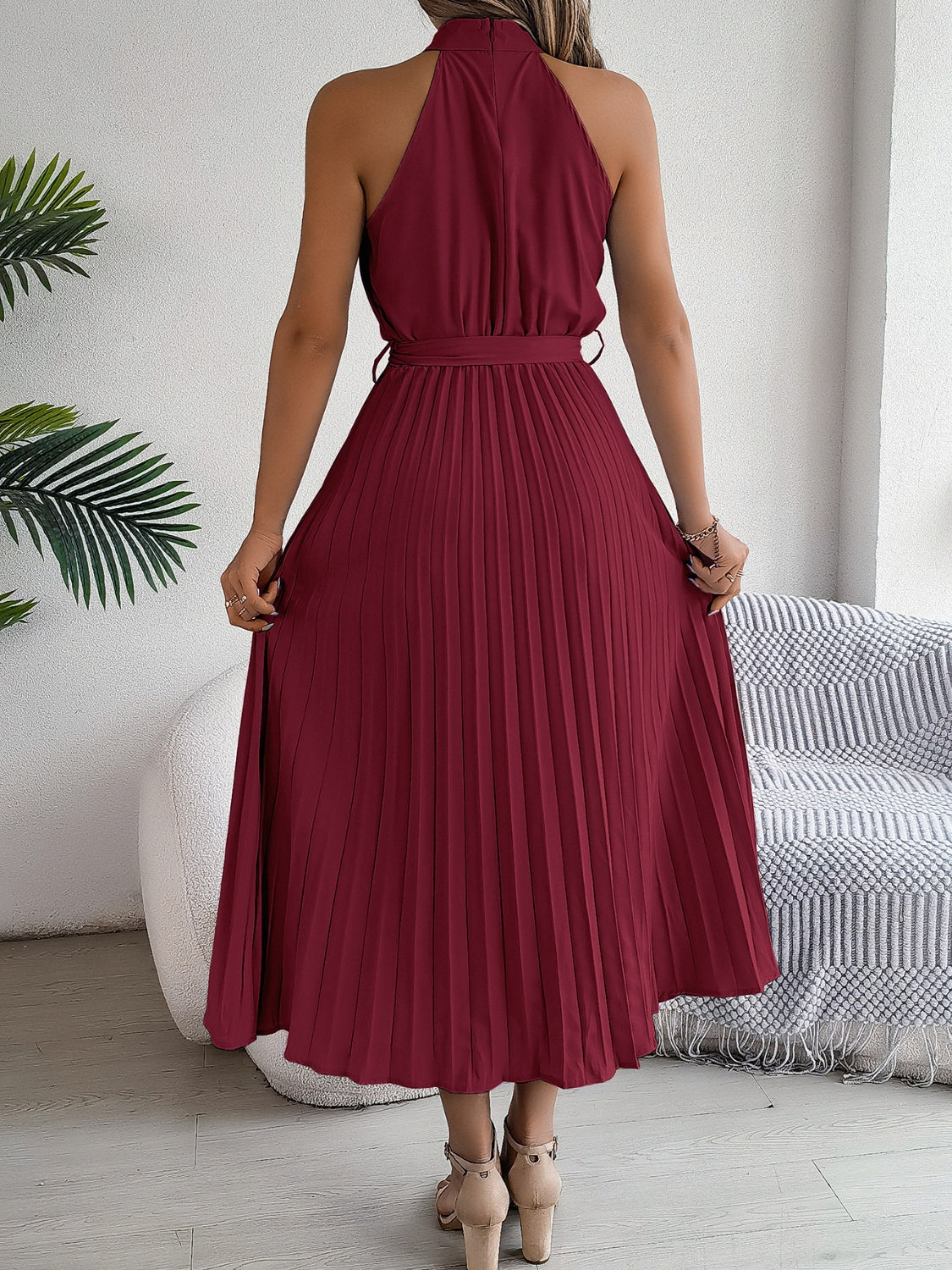 Elegant Sleeveless Midi Dress in Pink, Burgundy, and Black