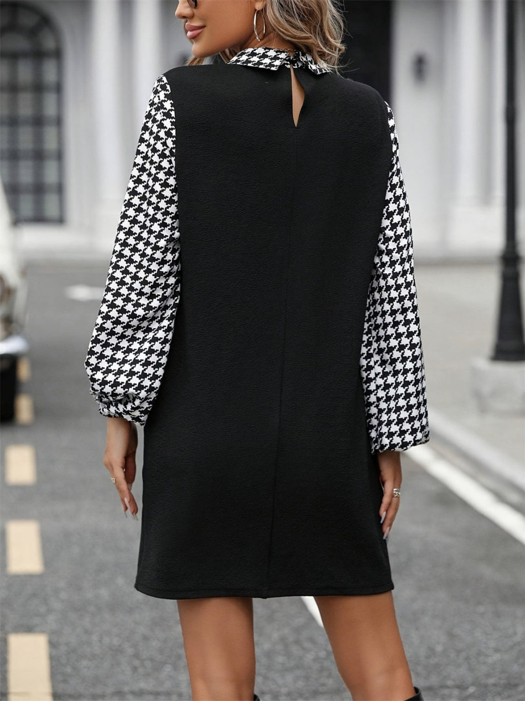 Vintage Mod Collared Mini Dress in Black and White