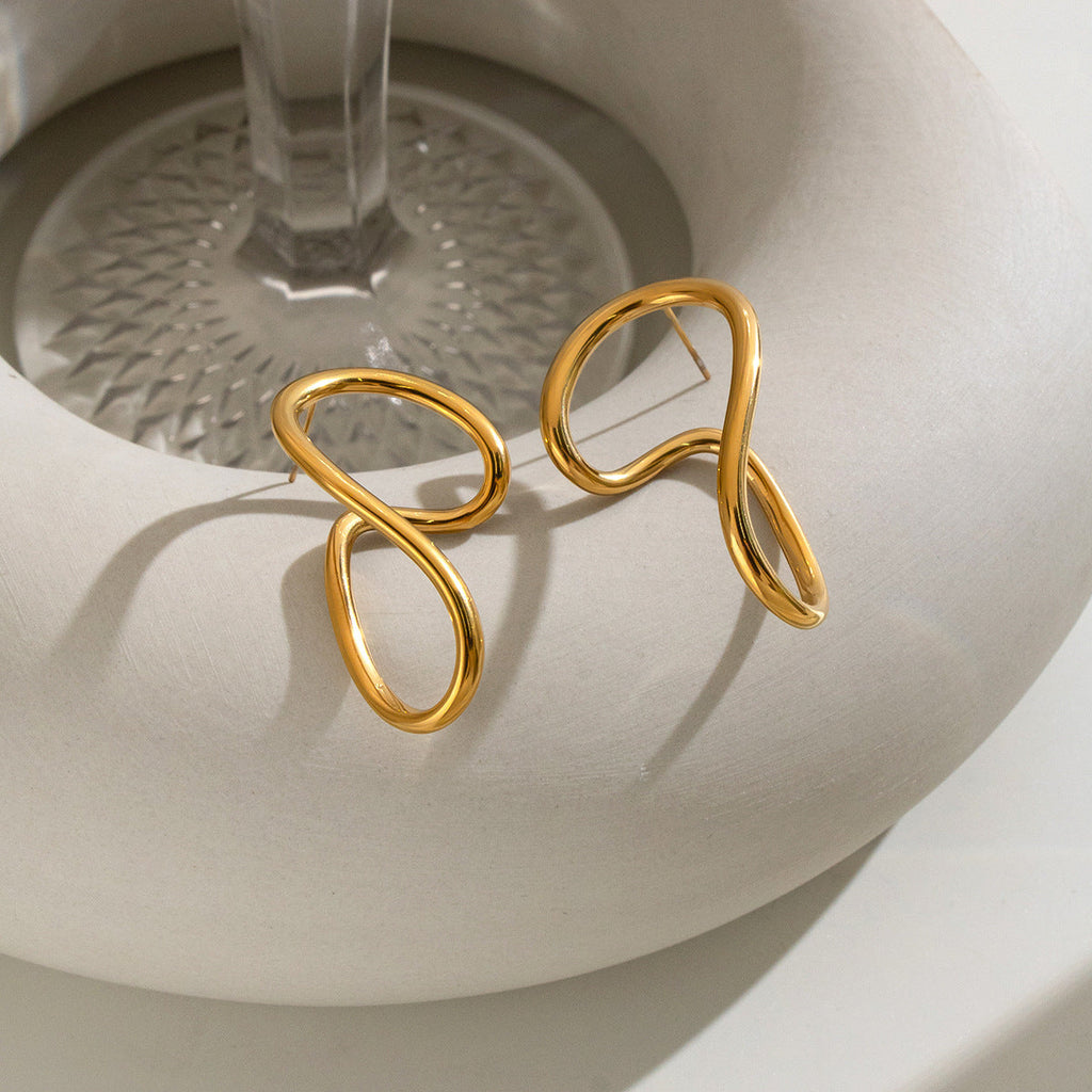 Simple Classic Stud Earrings With A Touch Of Light Luxury And Refined Elegance