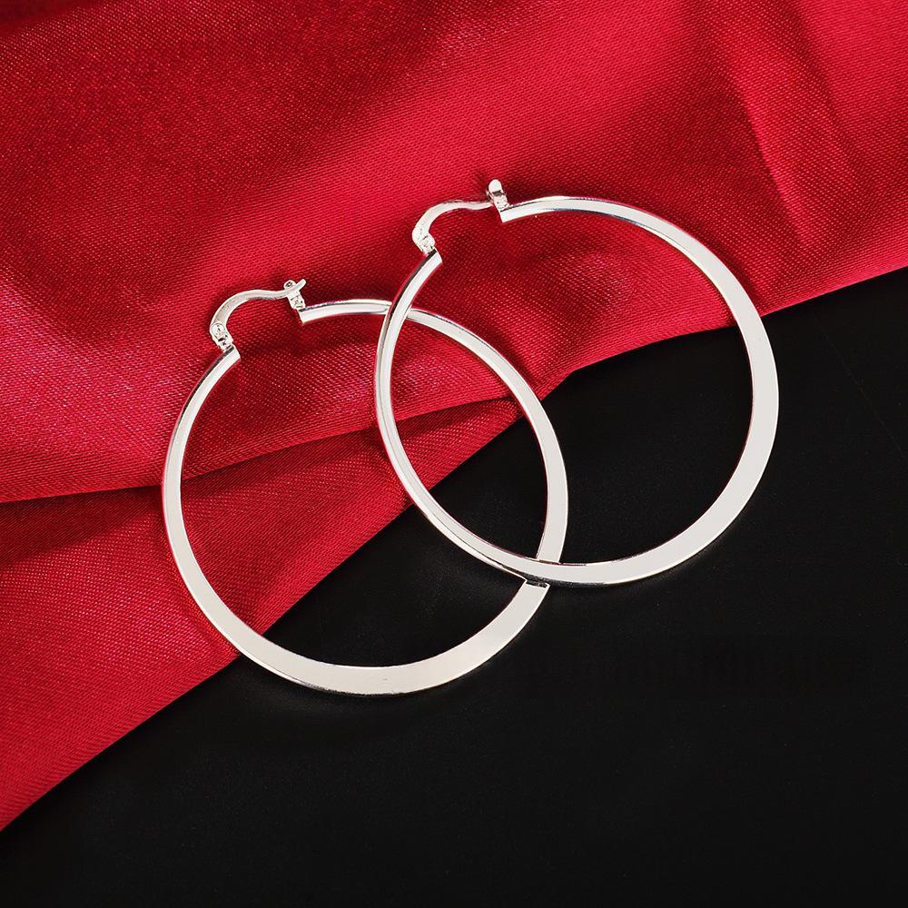 Simple Elegant And Fashionable Womens Earrings