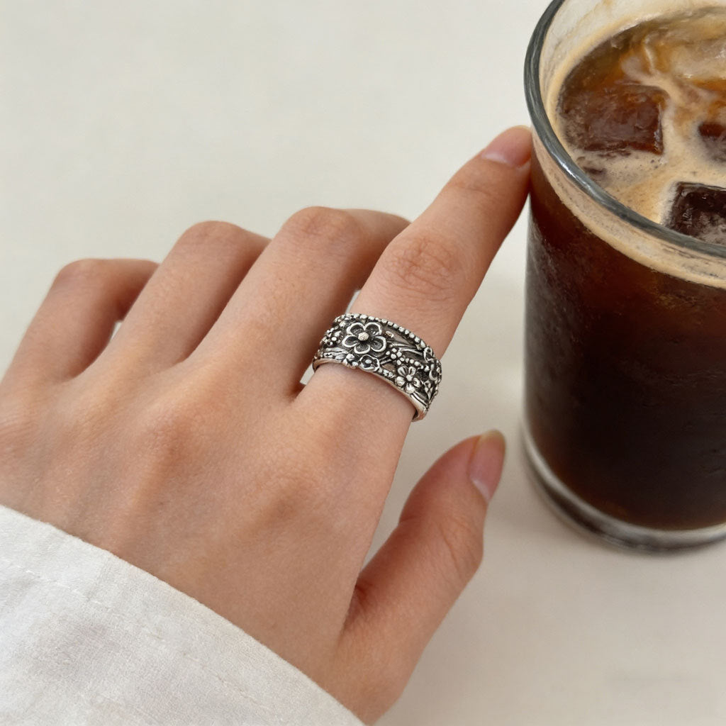 Retro Hollow Carved Ring For Women Distressed Vintage Style