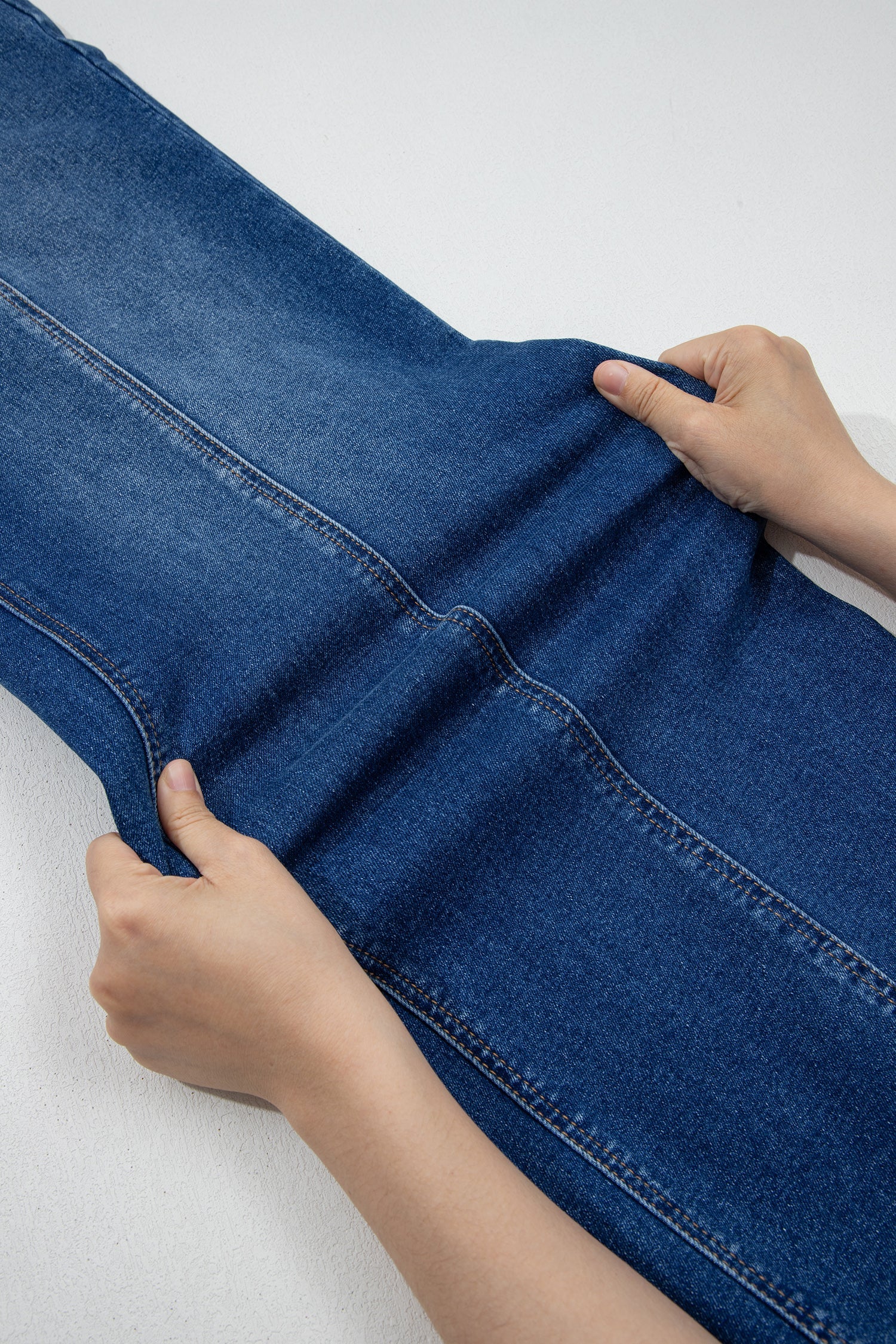 Yusra Mid-Rise Seam Detail Shift Jeans in Blue