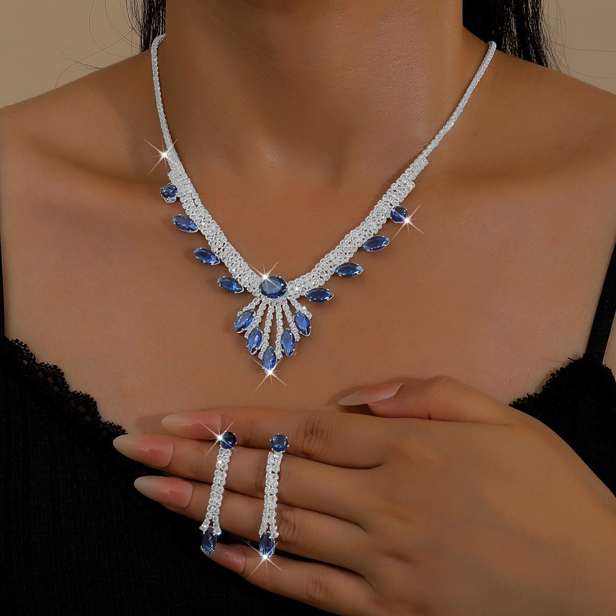 Amazon's New European And American Style Necklace, Earrings, Clavicle Chain Set, Short Style, Bridal Dress, Light Luxury Jewelry Accessories