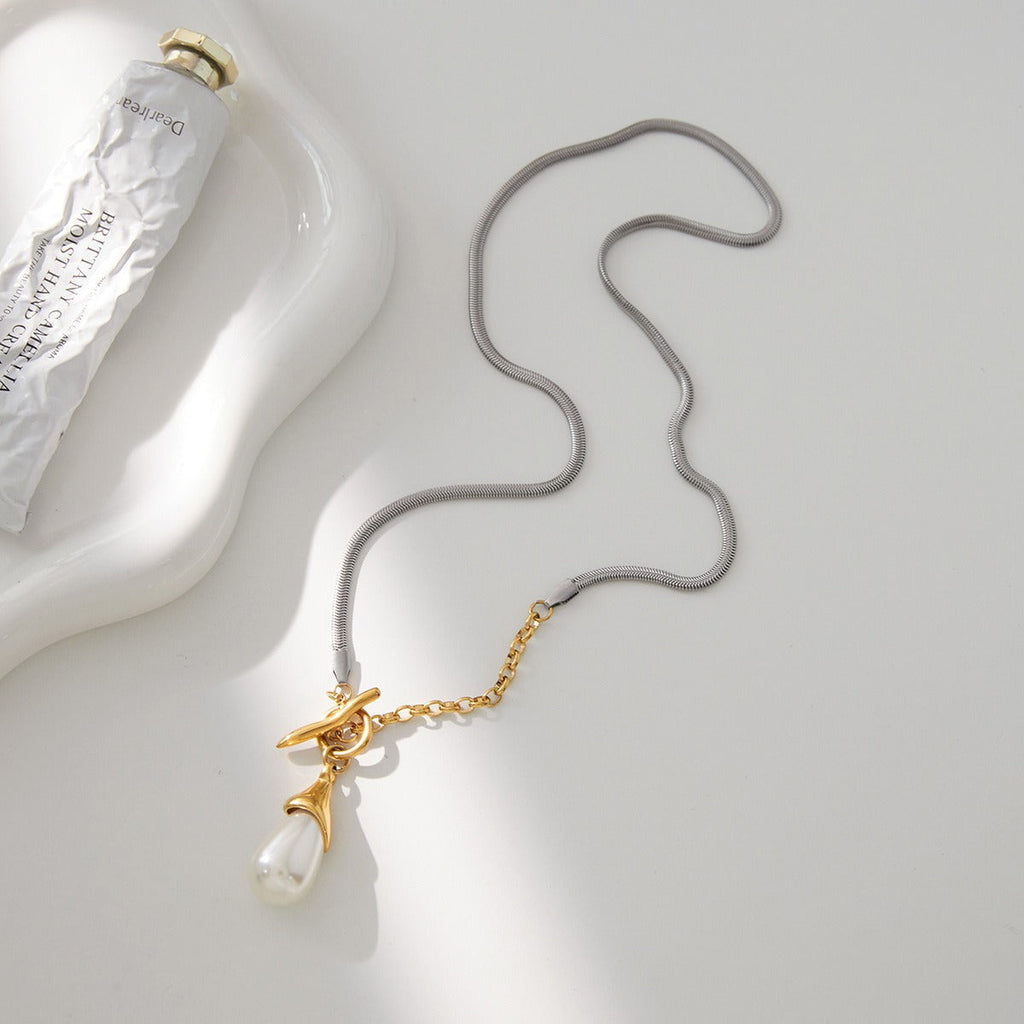 Lustrous Pearl Sweater Chain Necklace in 18K Gold and Titanium