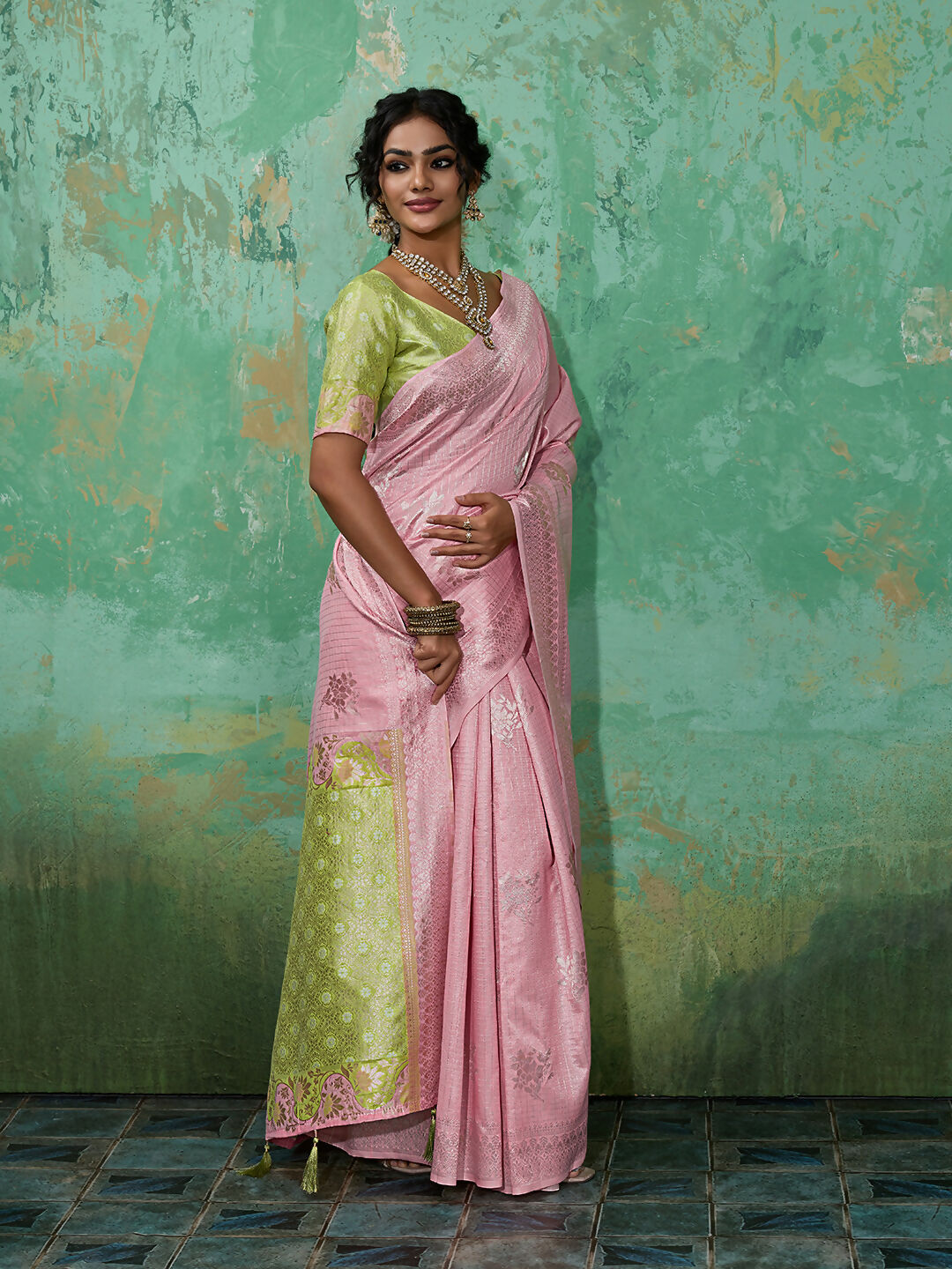 Pink Linen Cotton Saree with Matching Blouse Piece