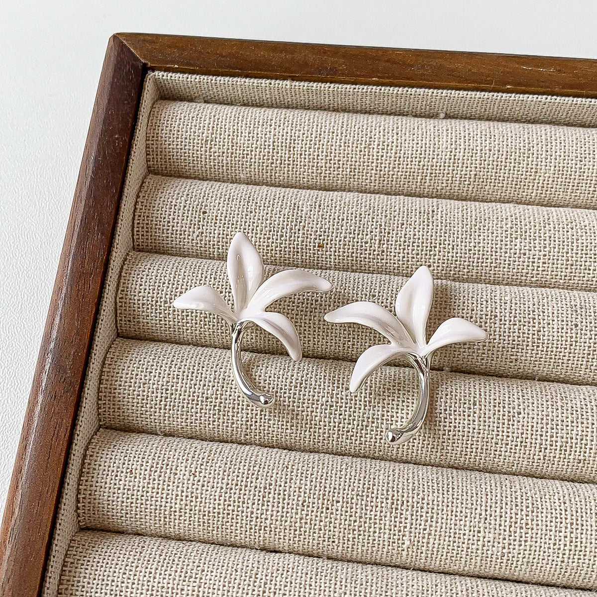 Simple Stylish And Elegant Flower Stud Earrings