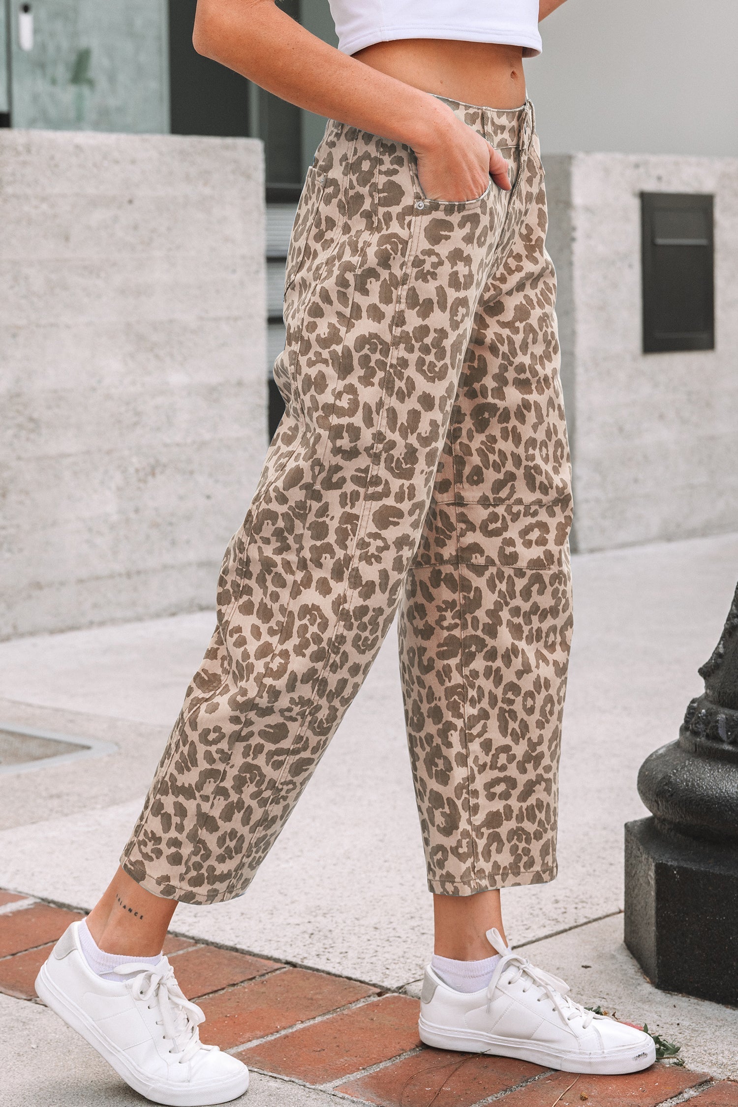 Winnie Leopard Print Straight Loose Jeans for Everyday Wear