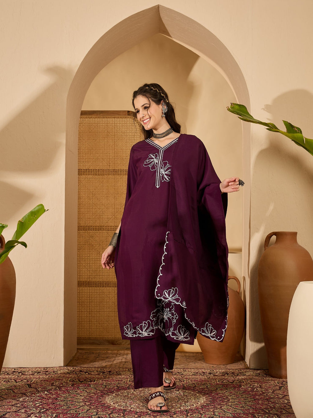 Sophisticated purple silk kurta set with V-neck and fine embroidery