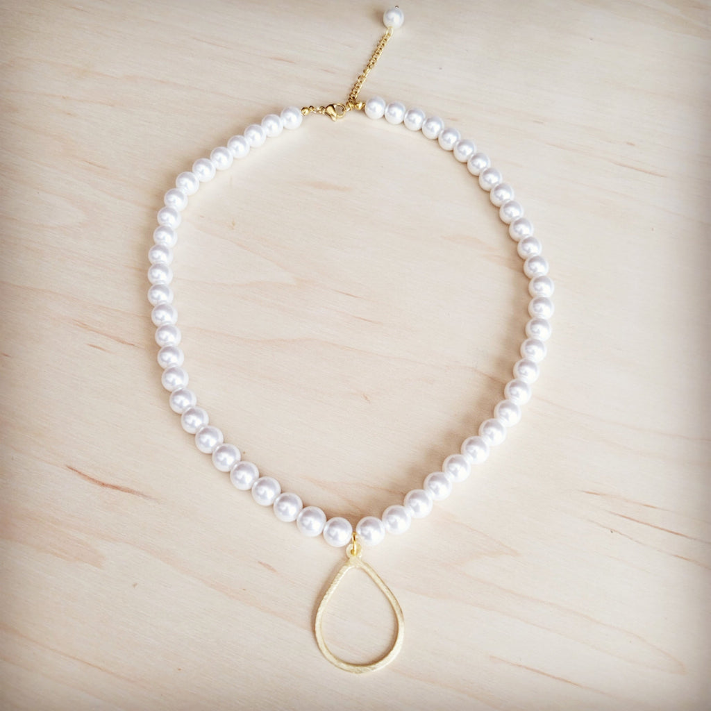 Glass Pearl Collar Necklace with Gold-Tone Teardrop Pendant