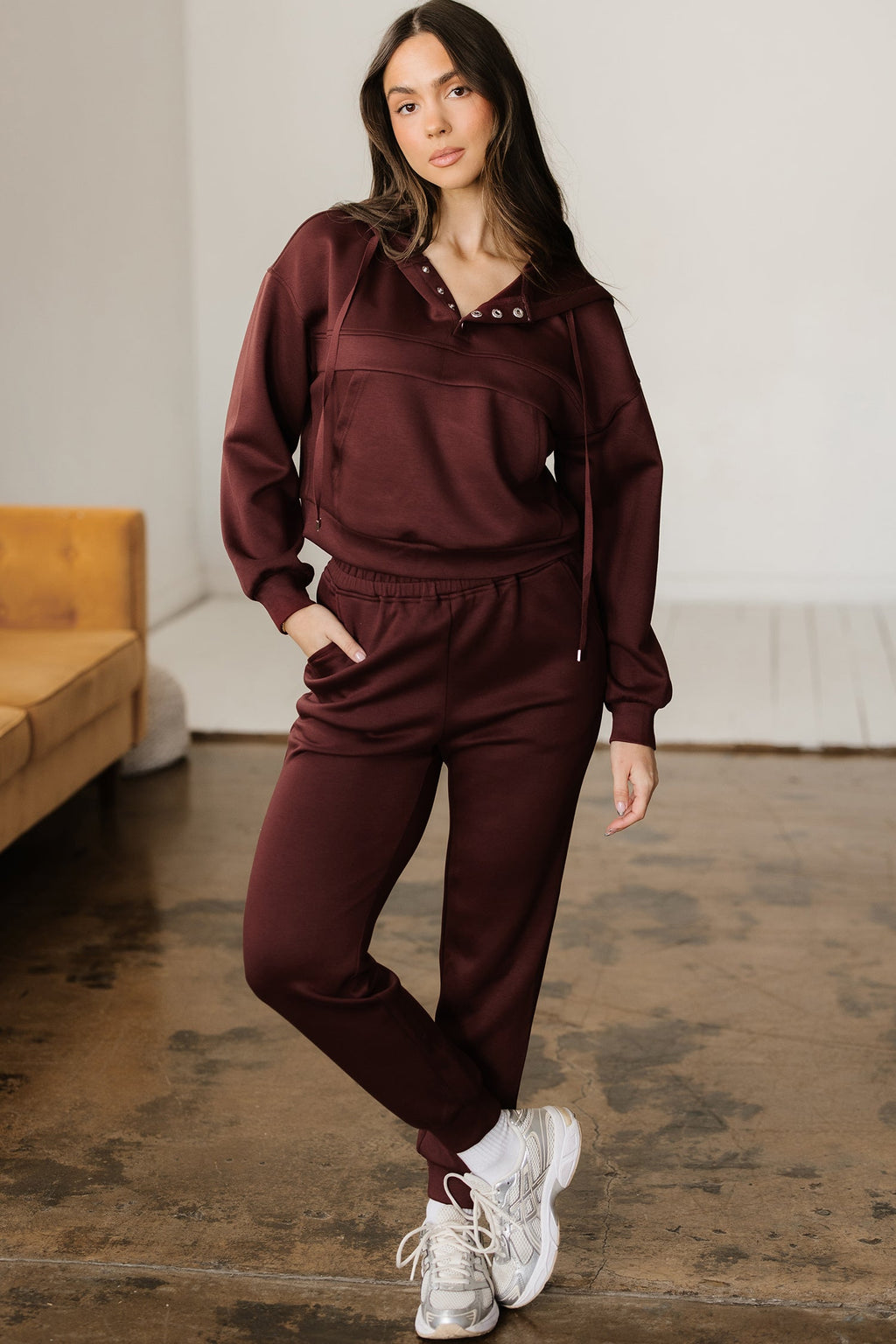Women's Cropped Hoodie and Jogger Lounge Set - Matching 2pc Set
