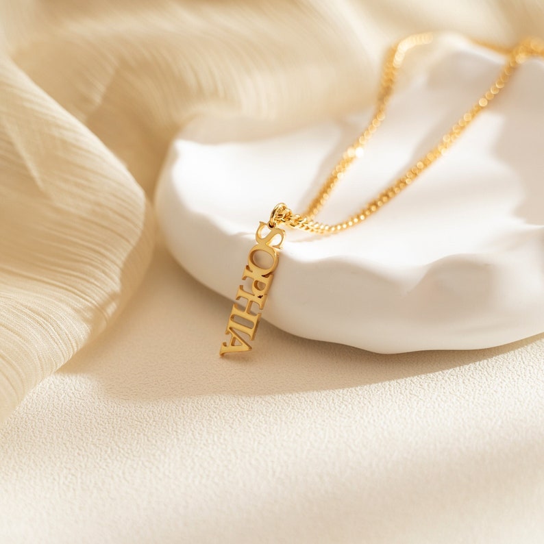 Customized Cursive Name Plate Chain Necklace
